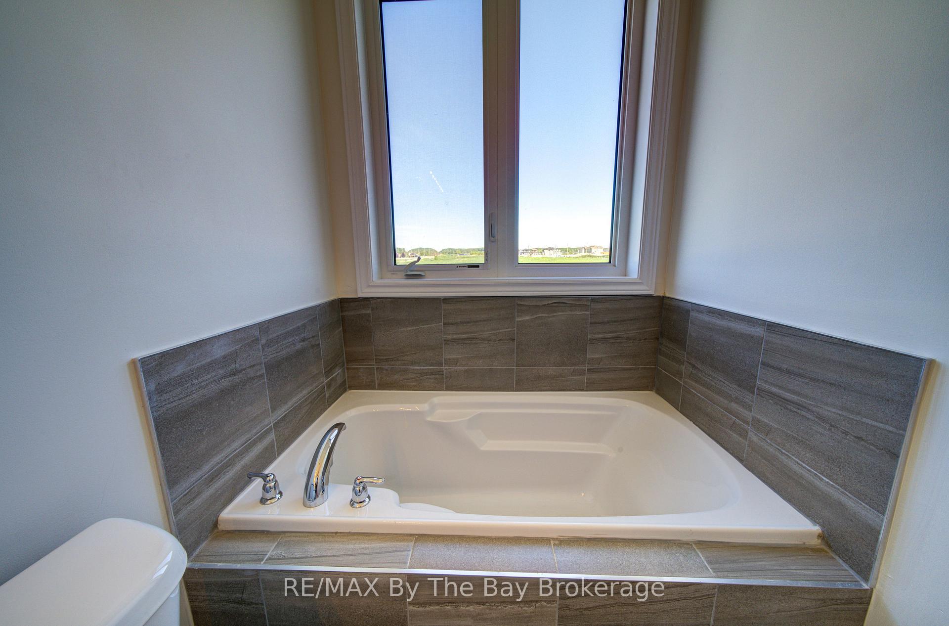 Photo 29 of 15 Union Boulevard, Wasaga Beach — HOMEH