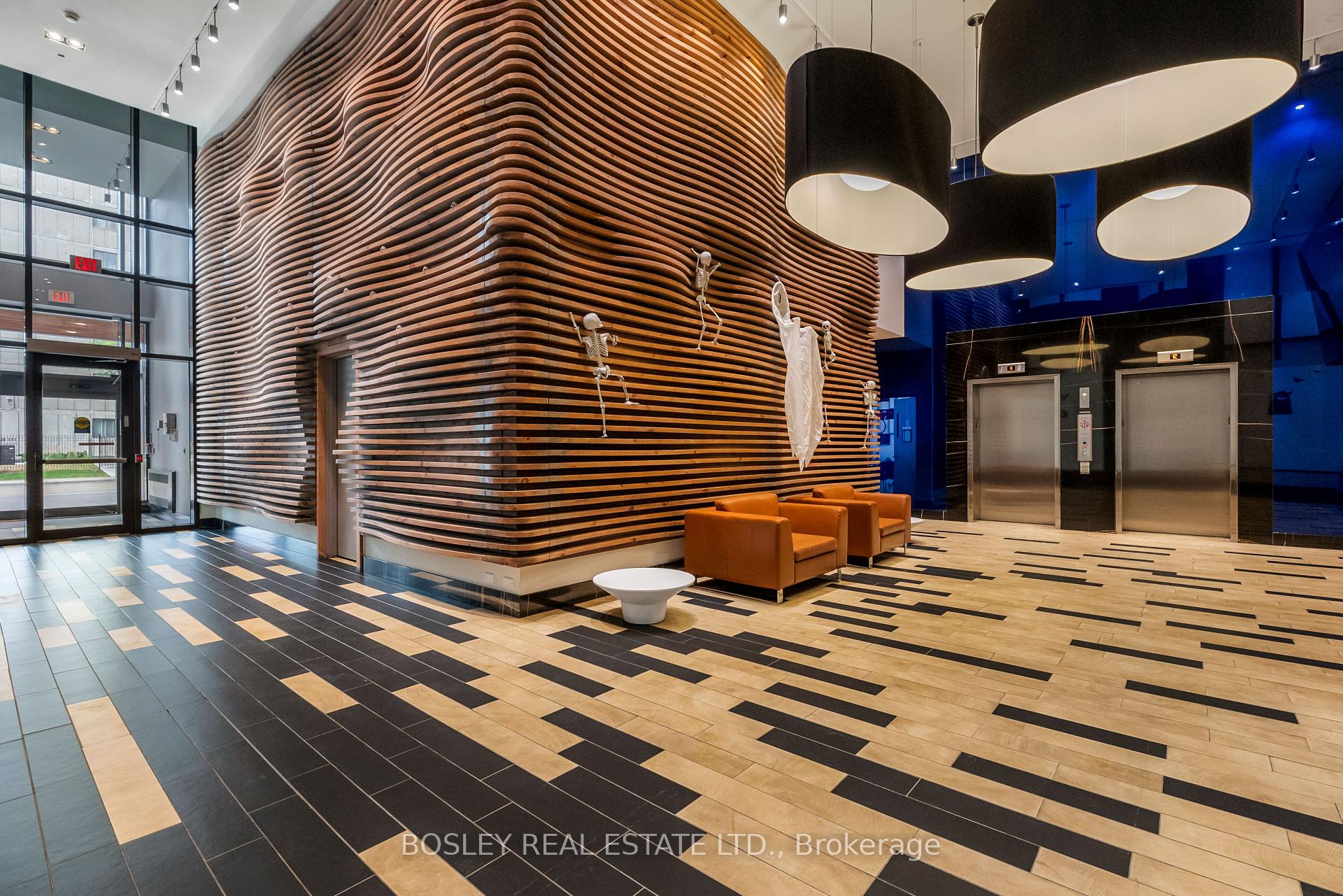 Photo 3 of Unit 1007, 111 Bathurst Street, Toronto, Waterfront Communities — HOMEH