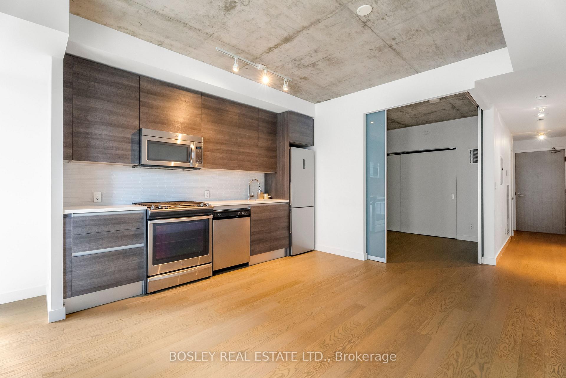 Photo 8 of Unit 1007, 111 Bathurst Street, Toronto, Waterfront Communities — HOMEH