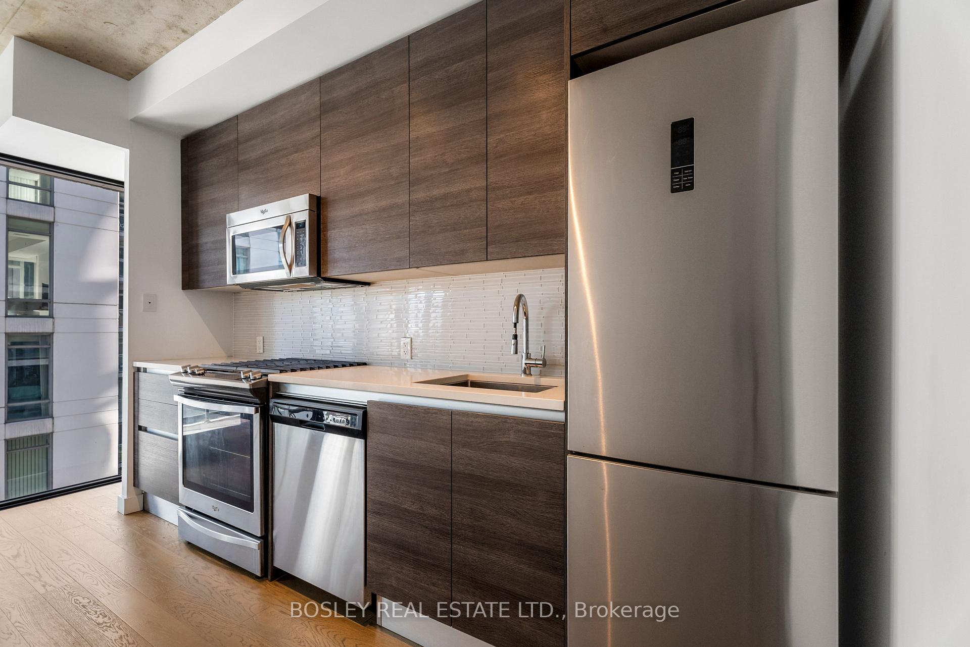 Photo 11 of Unit 1007, 111 Bathurst Street, Toronto, Waterfront Communities — HOMEH