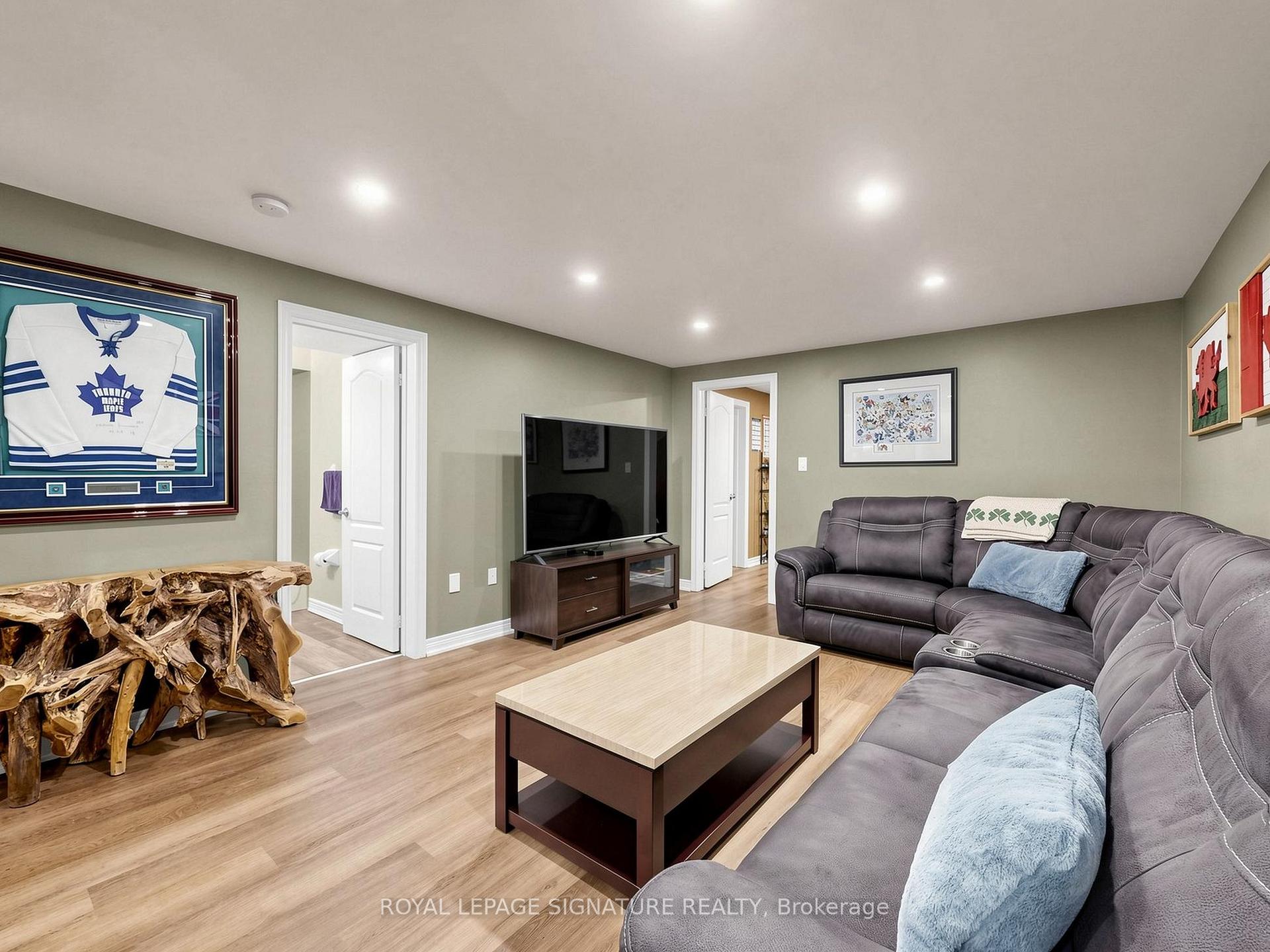 Photo 24 of 49 Kenilworth Crescent, Whitby, Brooklin — HOMEH