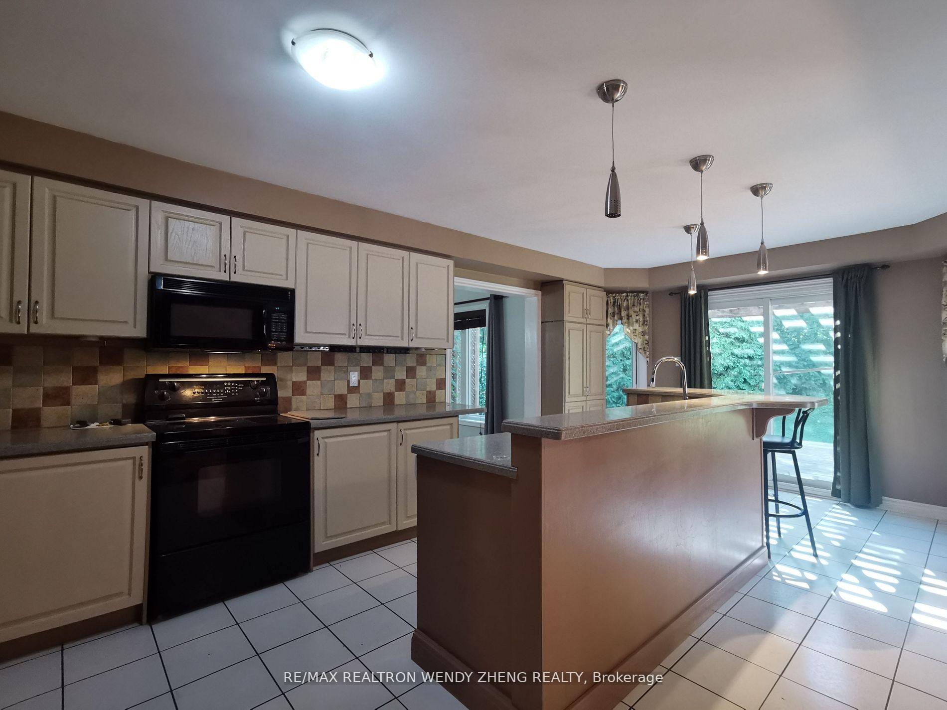 Photo 6 of 346 Chambers Crescent, Newmarket, Armitage — HOMEH