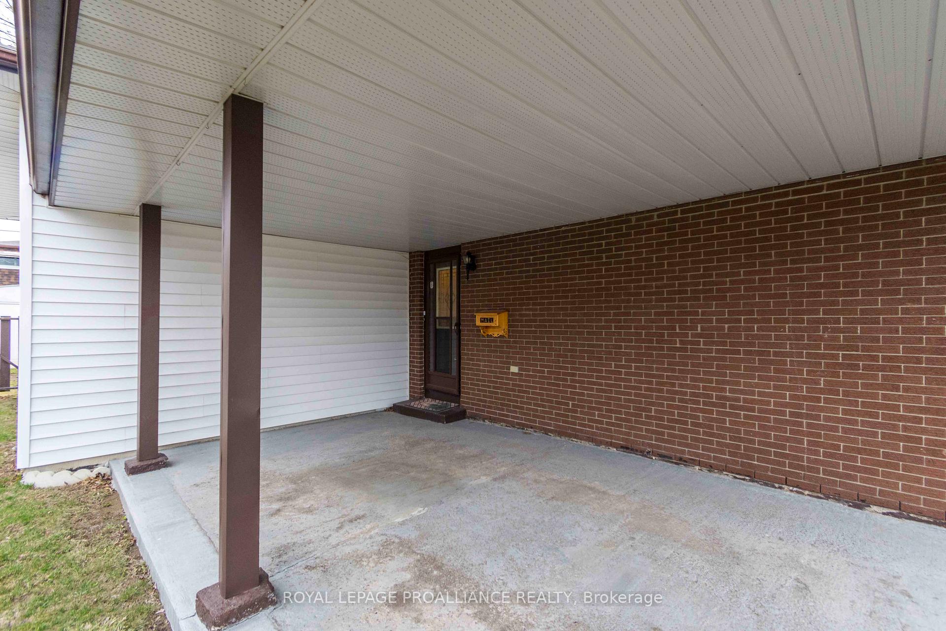 Photo 5 of 21 Miron Road, Quinte West, Trenton Ward — HOMEH