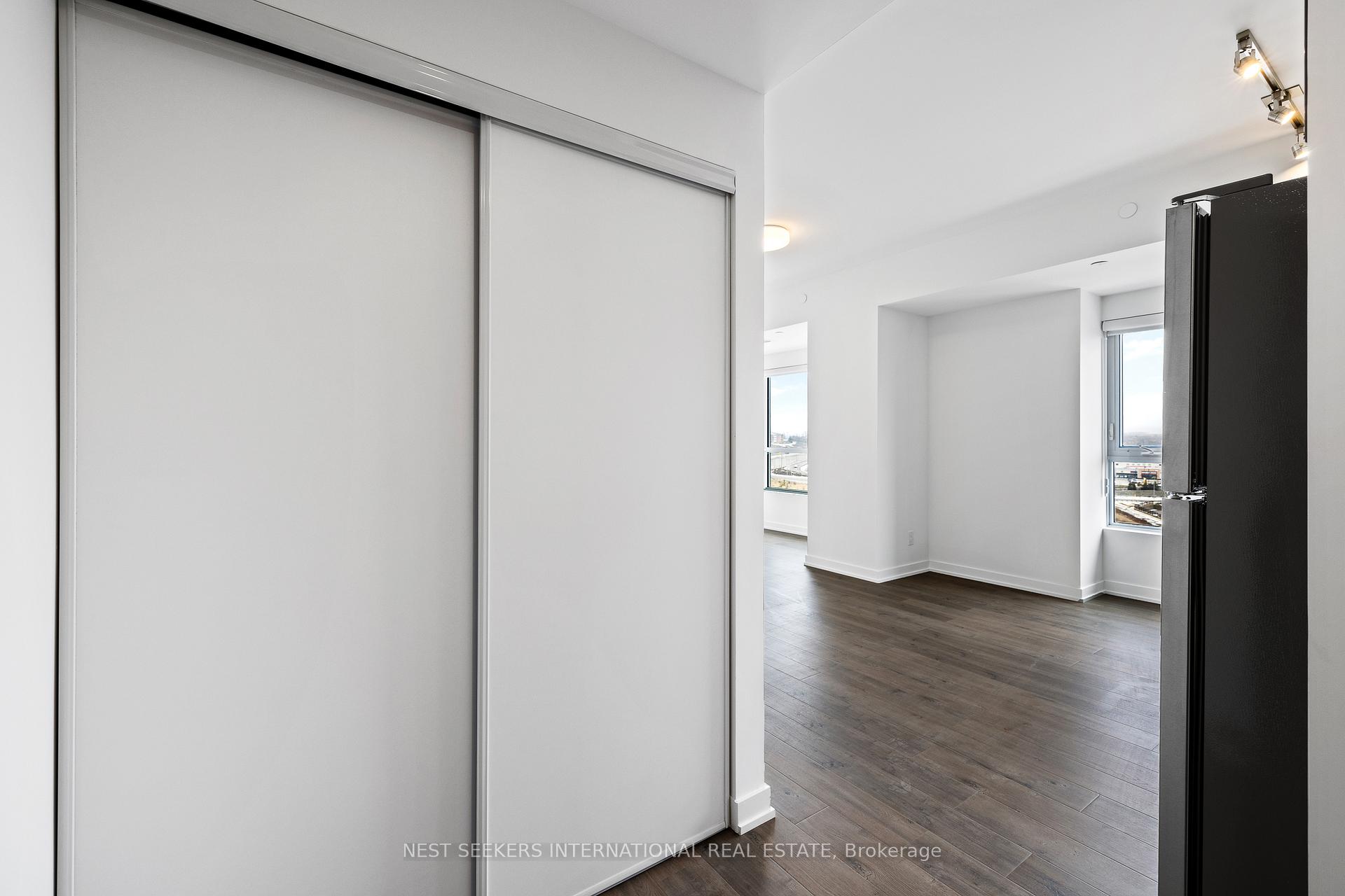 Photo 2 of Unit 1001, 56 Lakeside Terrace, Barrie, Little Lake — HOMEH