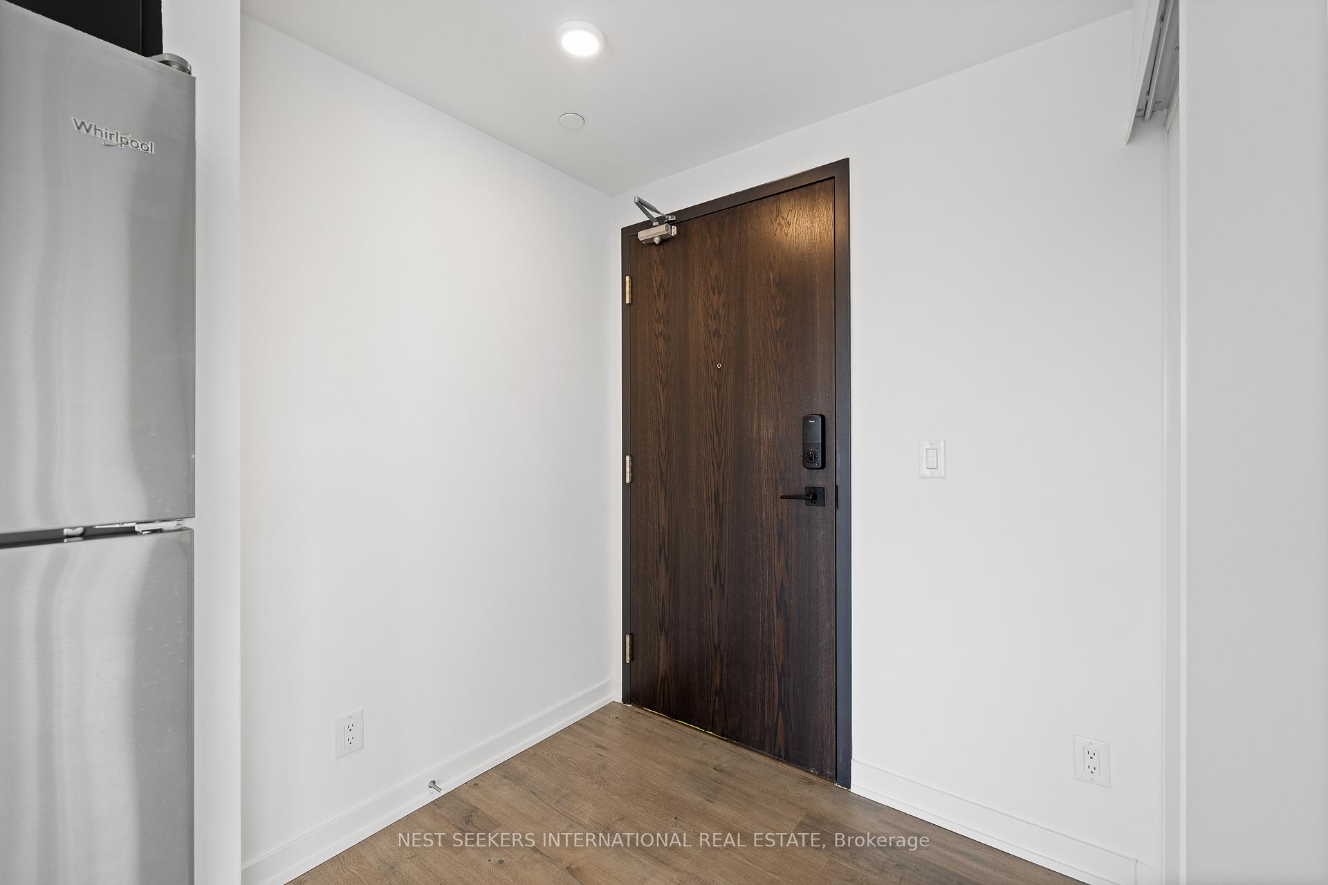 Photo 4 of Unit 1001, 56 Lakeside Terrace, Barrie, Little Lake — HOMEH