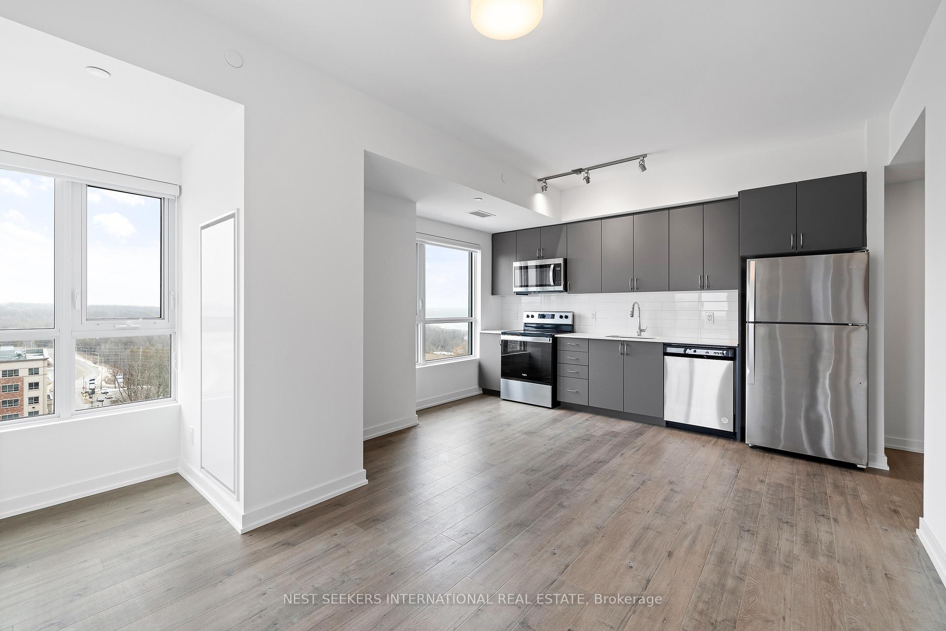 Photo 11 of Unit 1001, 56 Lakeside Terrace, Barrie, Little Lake — HOMEH