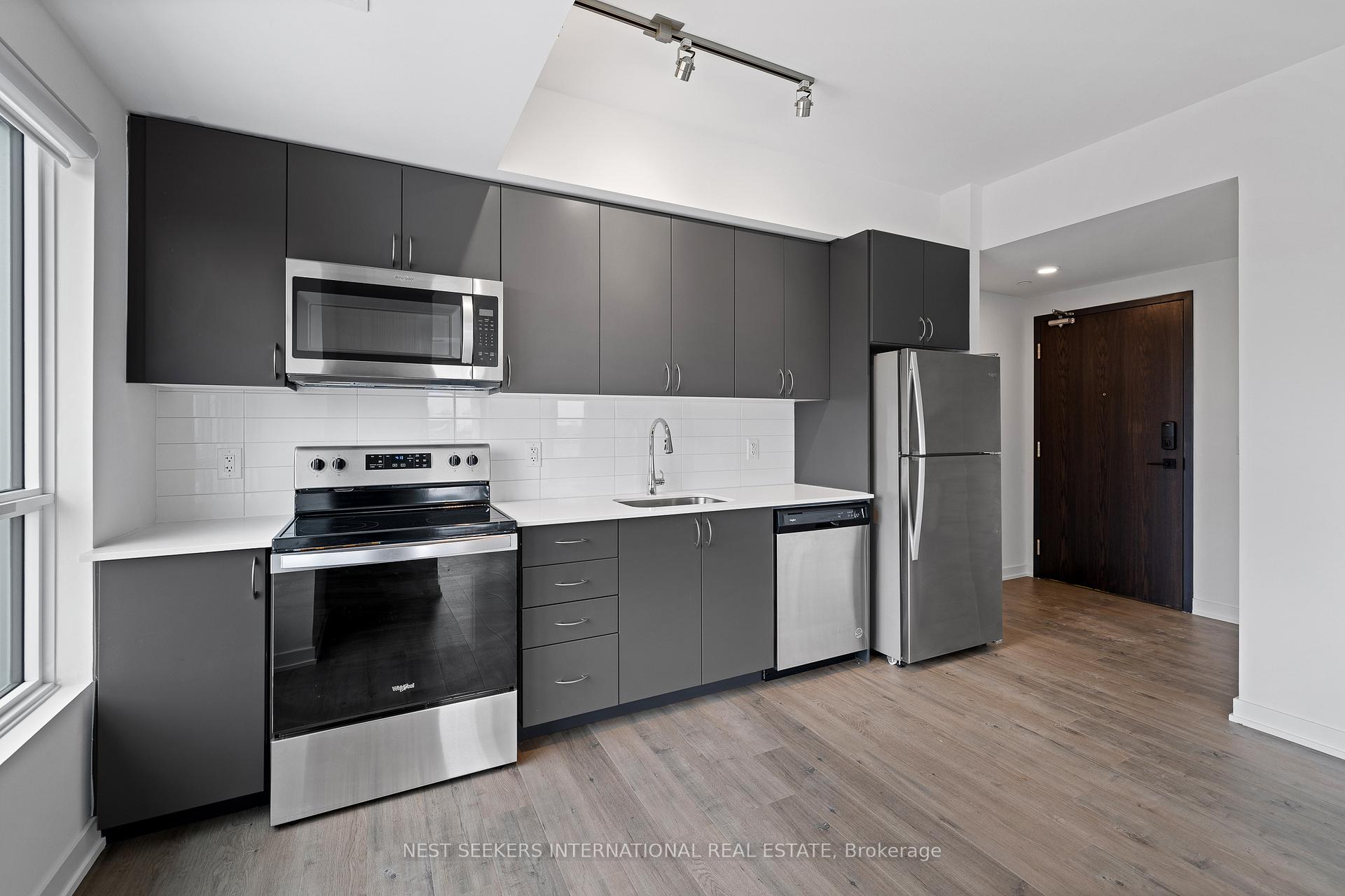 Photo 14 of Unit 1001, 56 Lakeside Terrace, Barrie, Little Lake — HOMEH