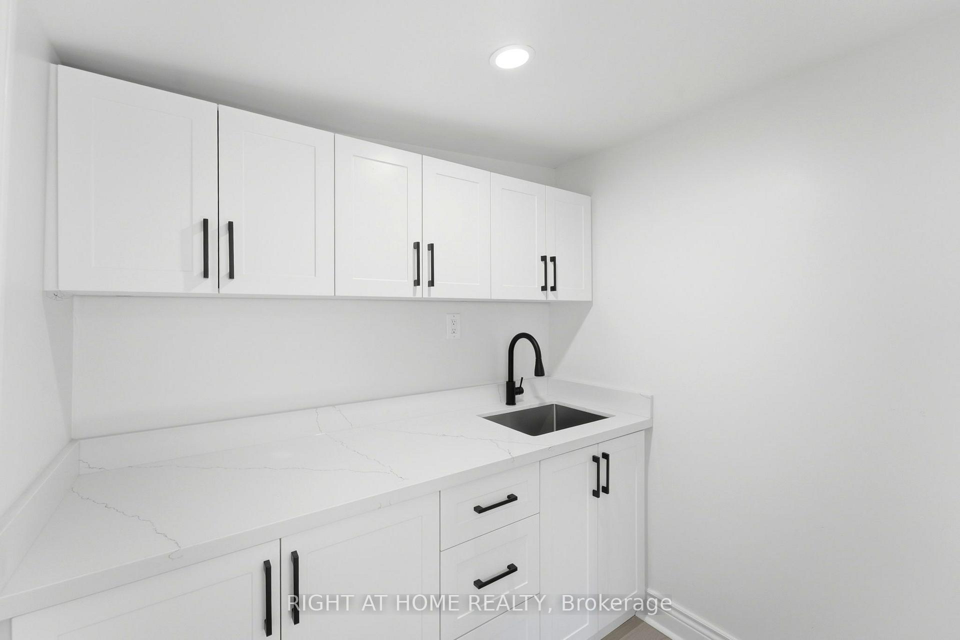 Photo 16 of 522 Cannon Street E, Hamilton, Gibson — HOMEH