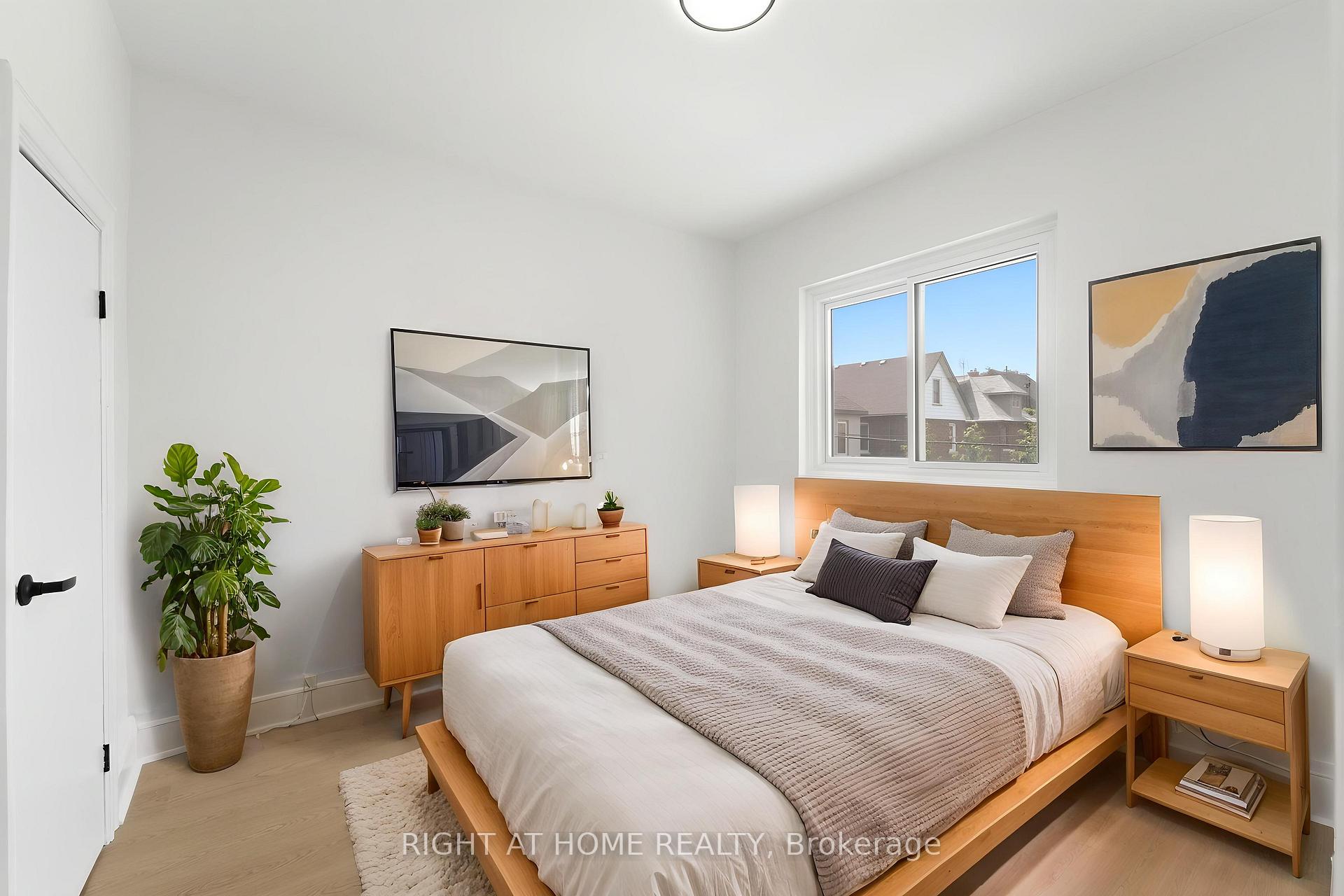 Photo 21 of 522 Cannon Street E, Hamilton, Gibson — HOMEH