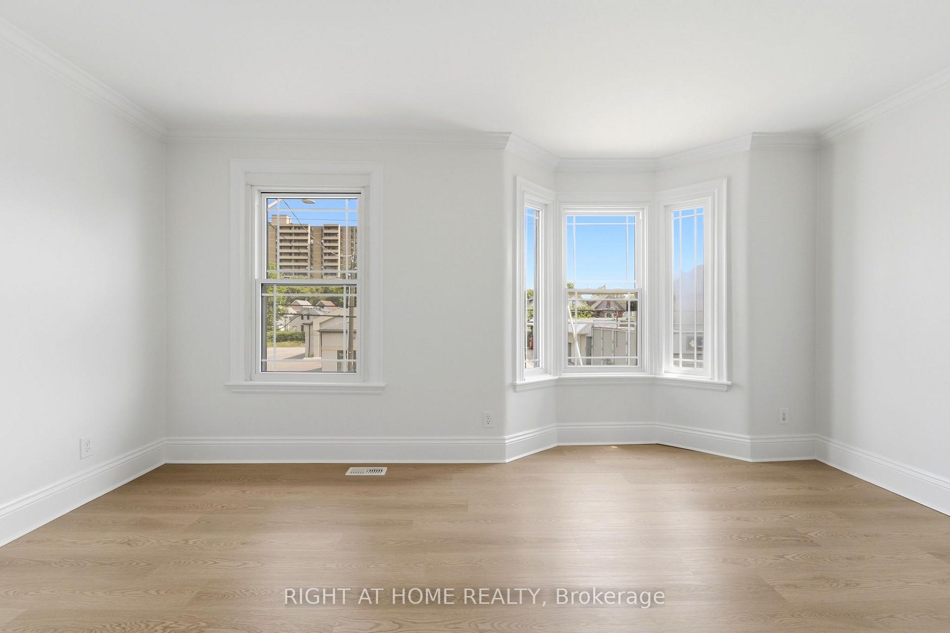 Photo 32 of 522 Cannon Street E, Hamilton, Gibson — HOMEH
