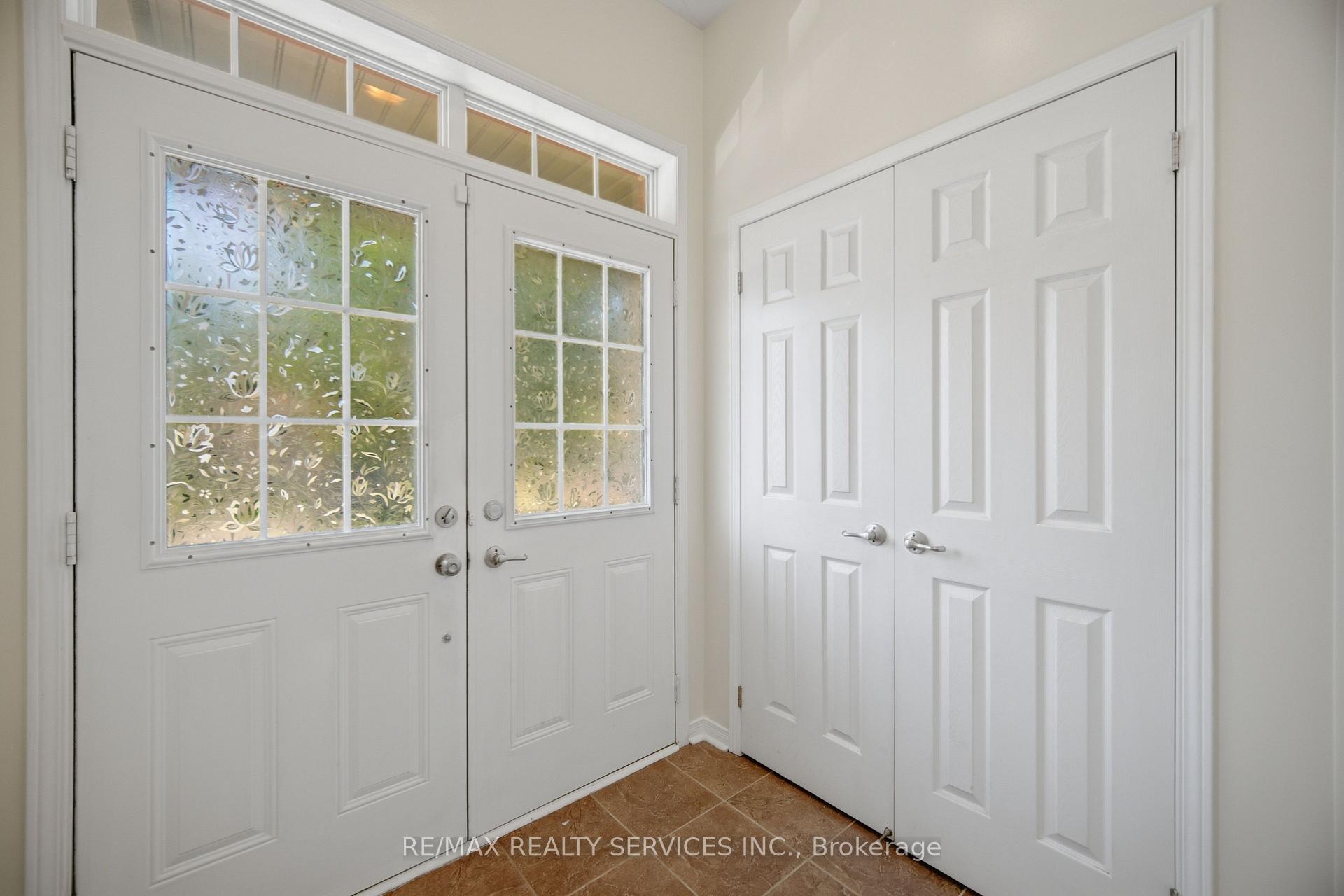 Photo 4 of 98 Teal Crest Circle, Brampton, Credit Valley — HOMEH