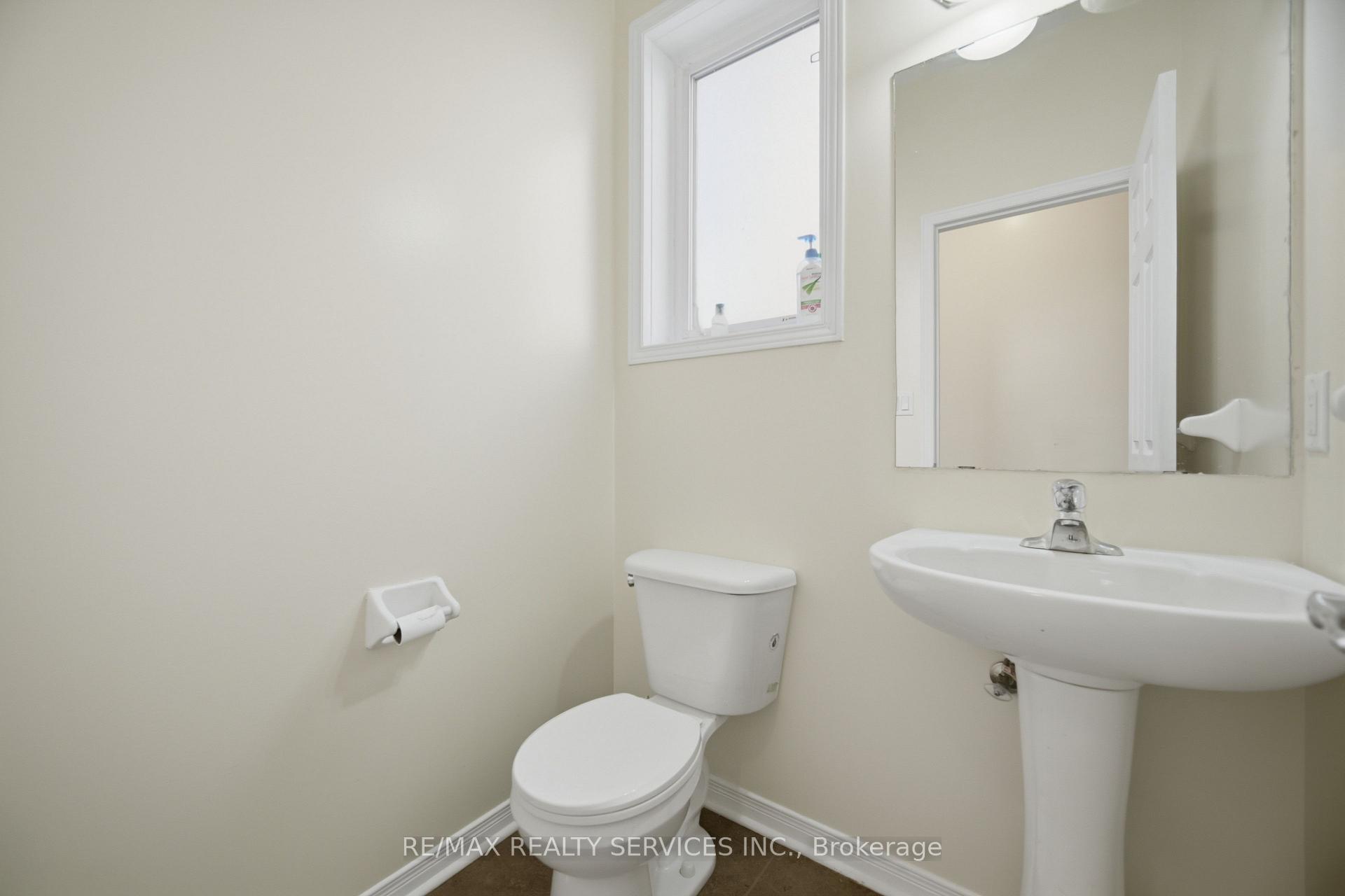 Photo 17 of 98 Teal Crest Circle, Brampton, Credit Valley — HOMEH