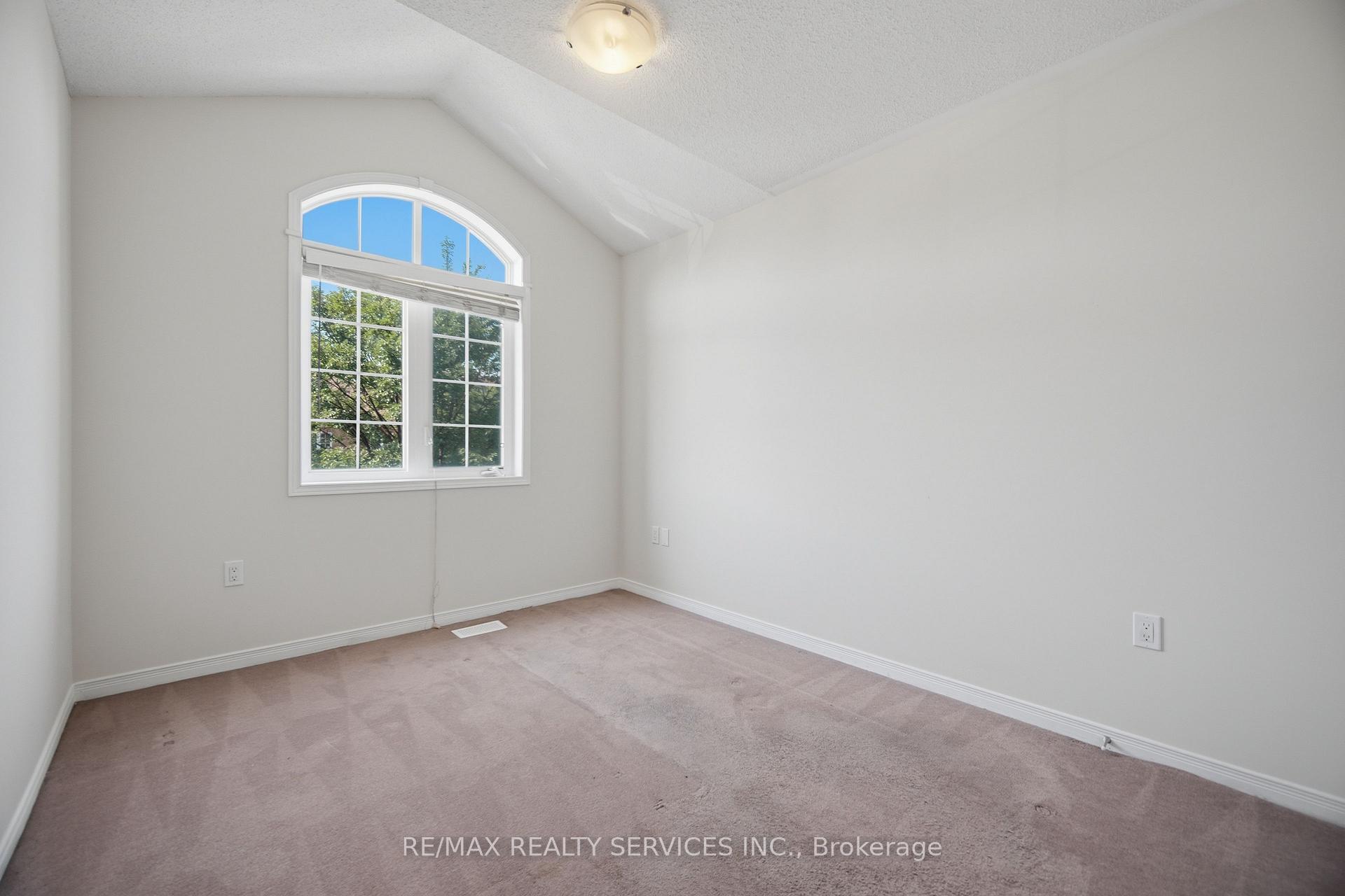 Photo 25 of 98 Teal Crest Circle, Brampton, Credit Valley — HOMEH