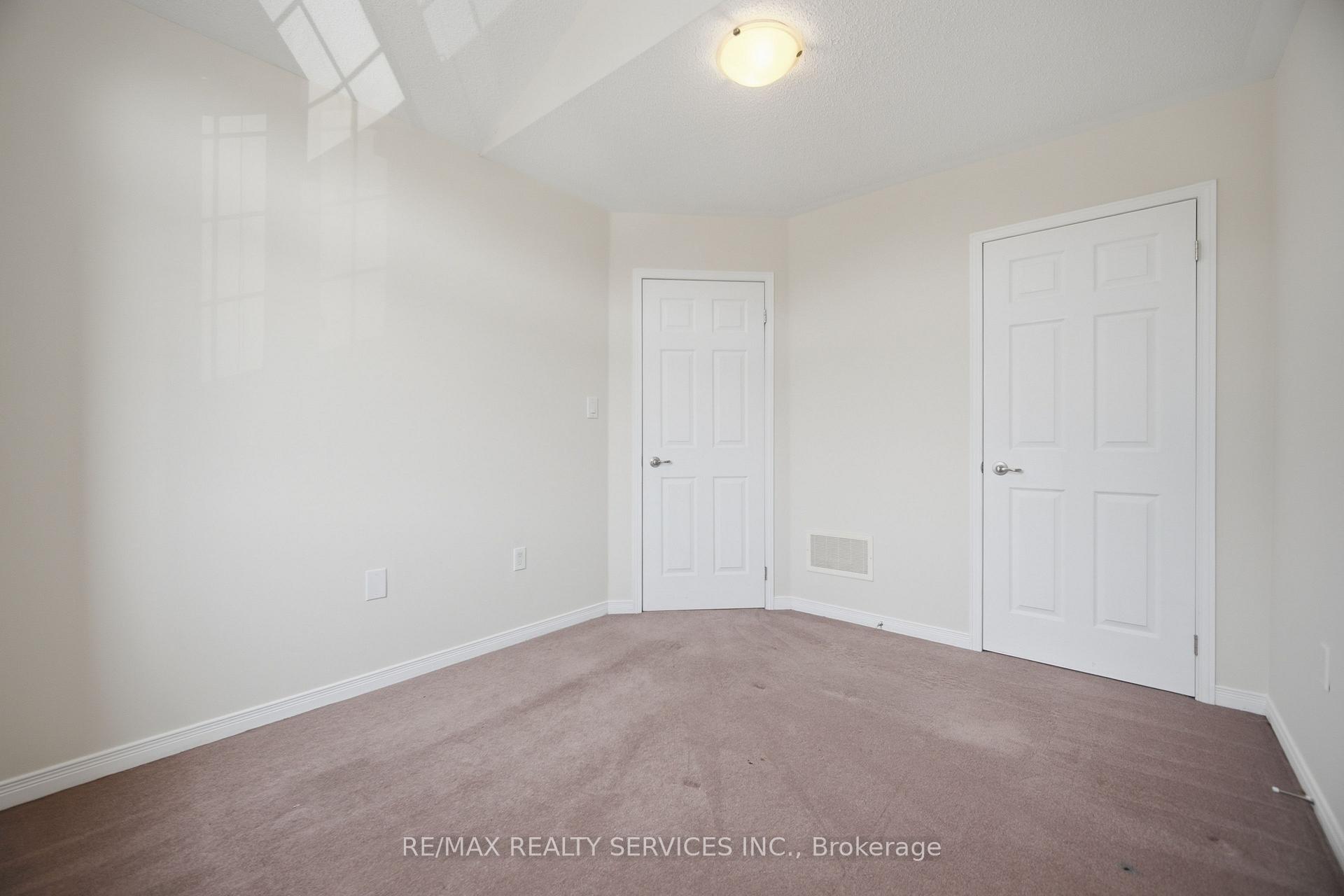 Photo 28 of 98 Teal Crest Circle, Brampton, Credit Valley — HOMEH