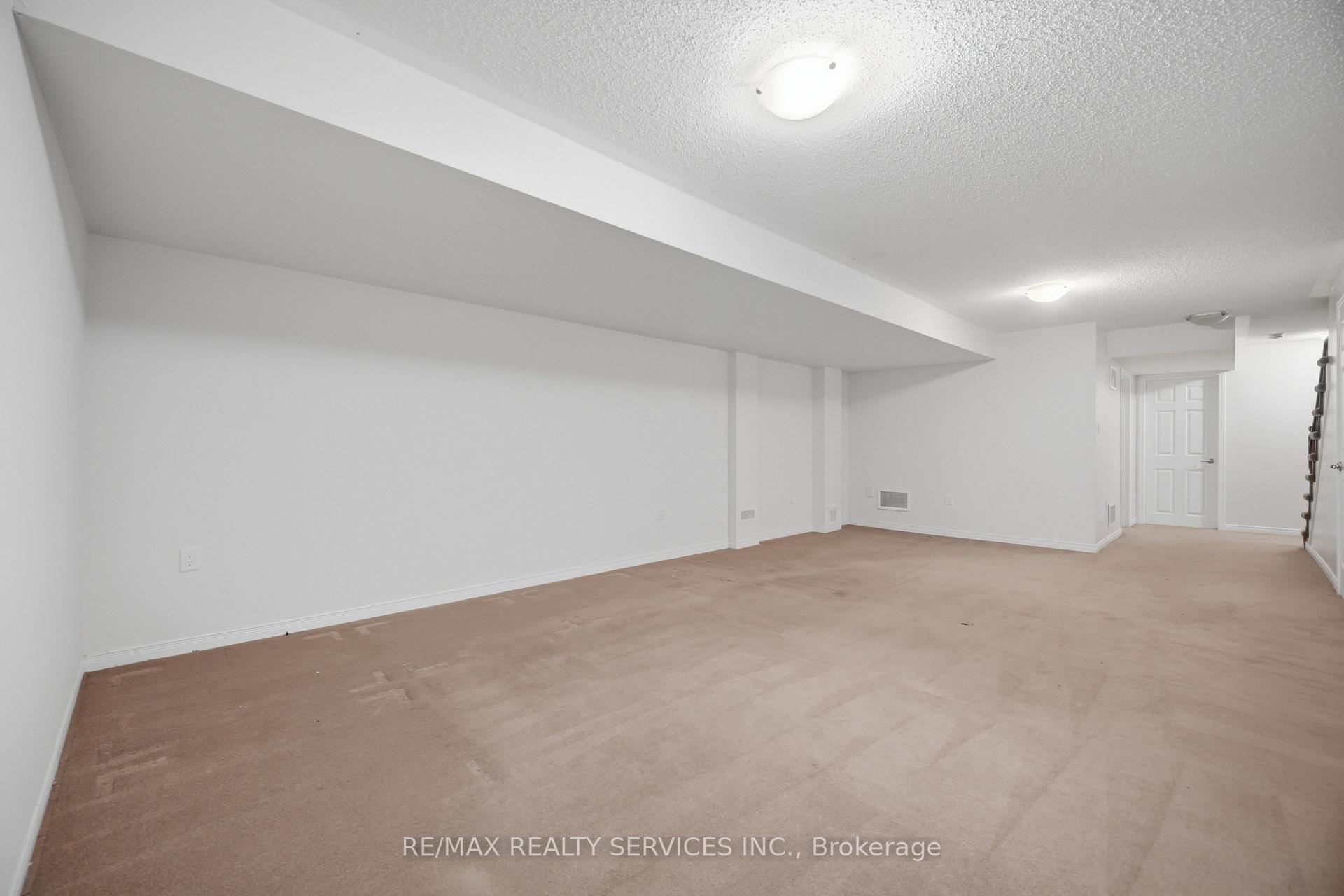 Photo 39 of 98 Teal Crest Circle, Brampton, Credit Valley — HOMEH