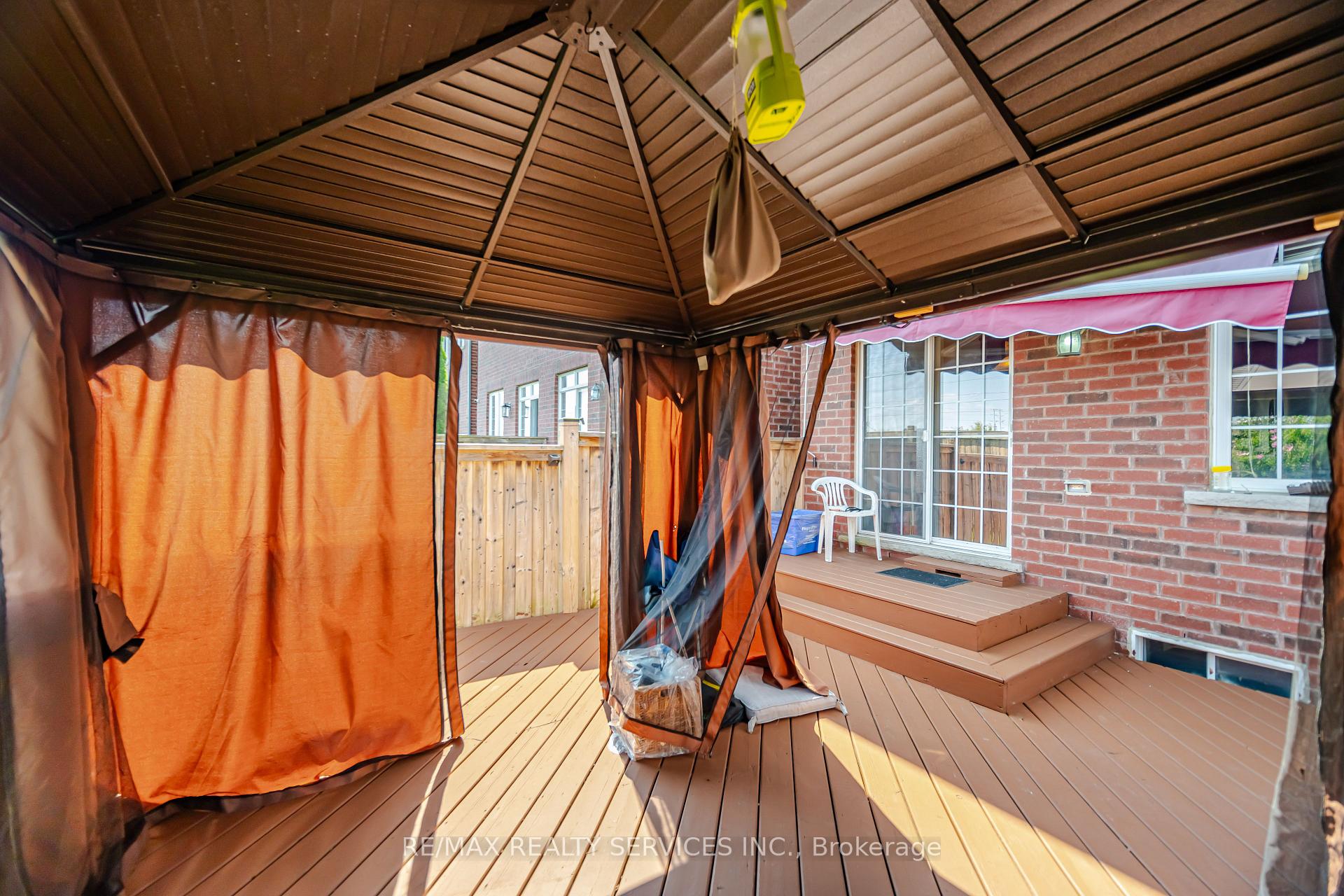 Photo 44 of 98 Teal Crest Circle, Brampton, Credit Valley — HOMEH