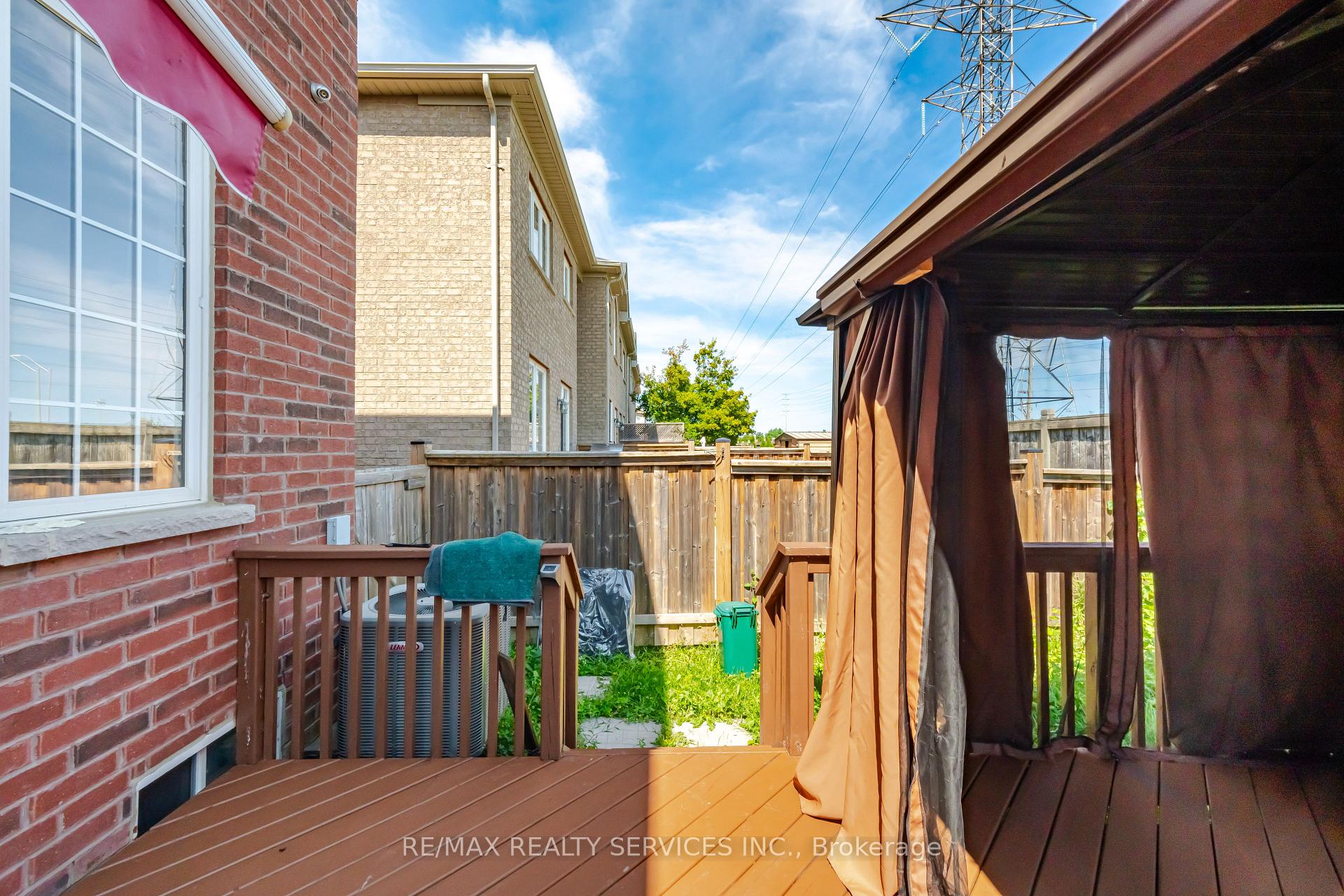 Photo 46 of 98 Teal Crest Circle, Brampton, Credit Valley — HOMEH