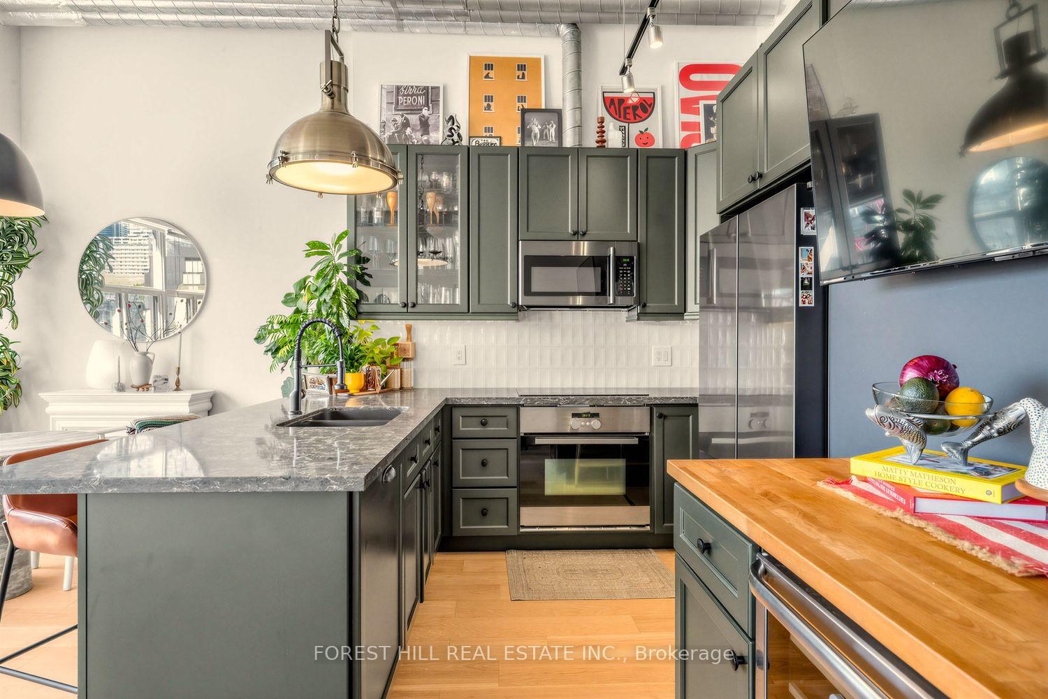 Photo 3 of Unit 518, 700 King Street W, Toronto, Niagara — HOMEH
