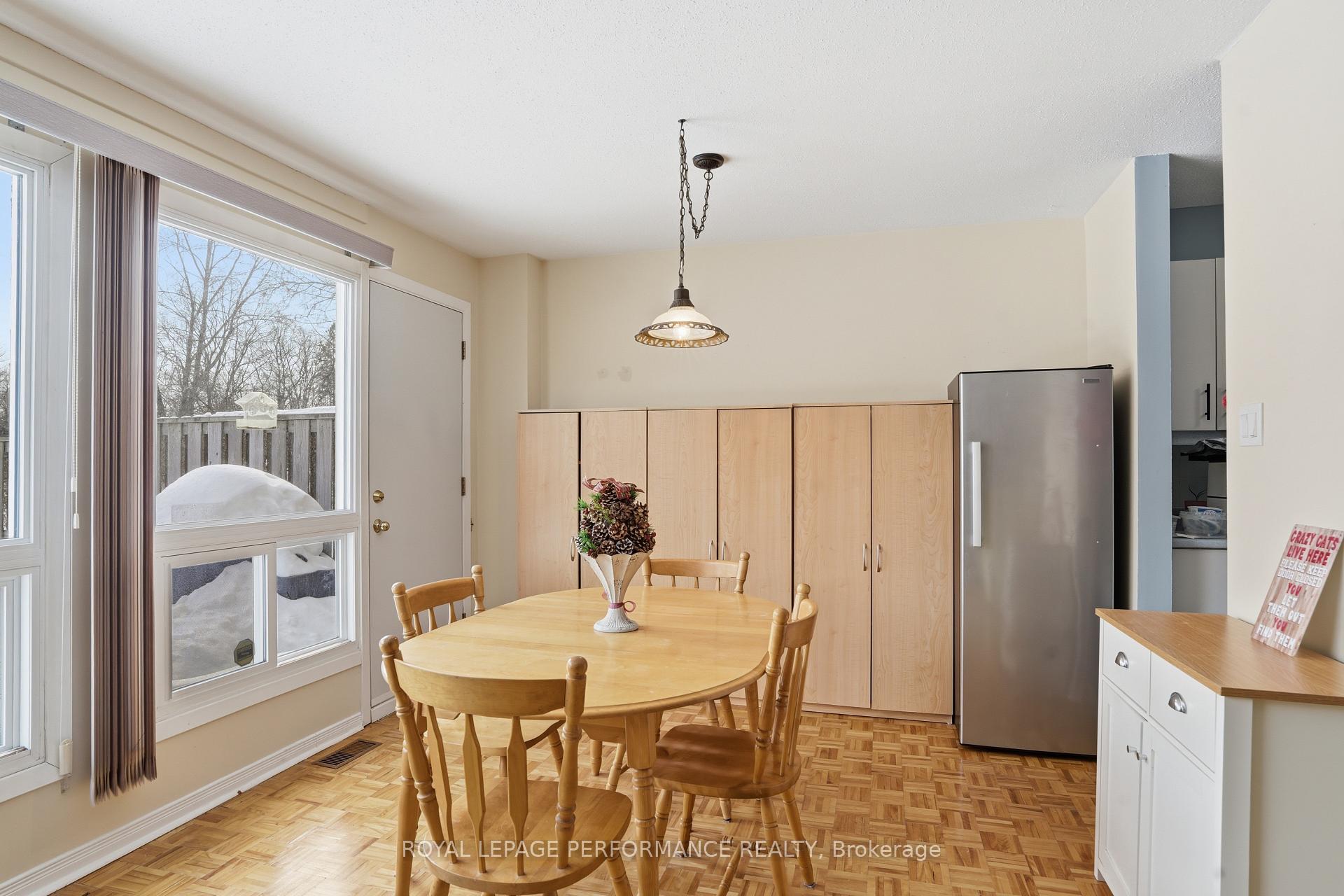 Photo 9 of Unit 94, 249 Romulus Private, Ottawa, Carson Meadows — HOMEH