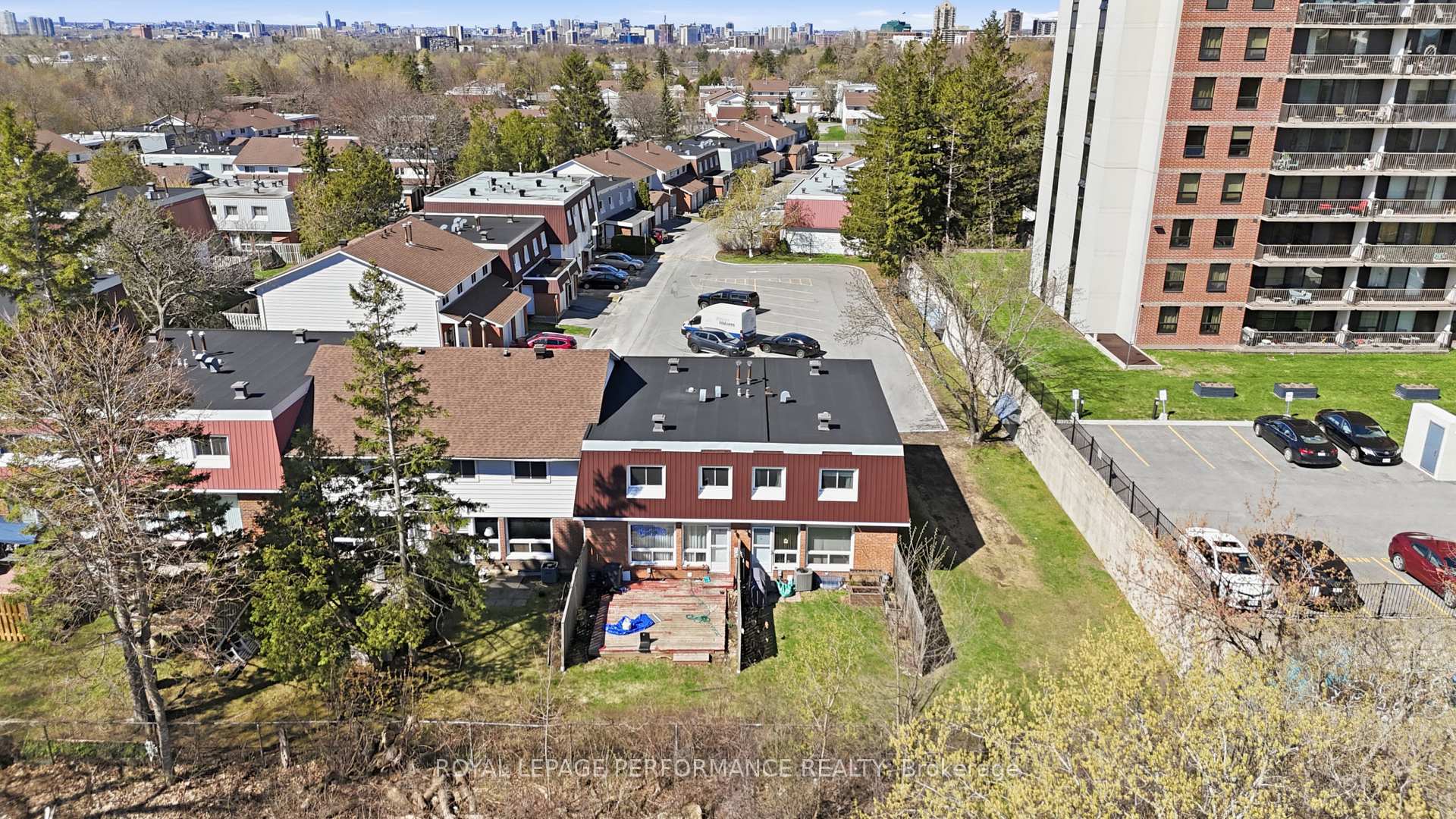 Photo 23 of Unit 94, 249 Romulus Private, Ottawa, Carson Meadows — HOMEH
