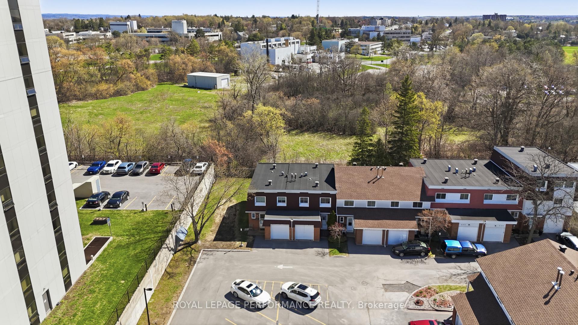 Photo 26 of Unit 94, 249 Romulus Private, Ottawa, Carson Meadows — HOMEH