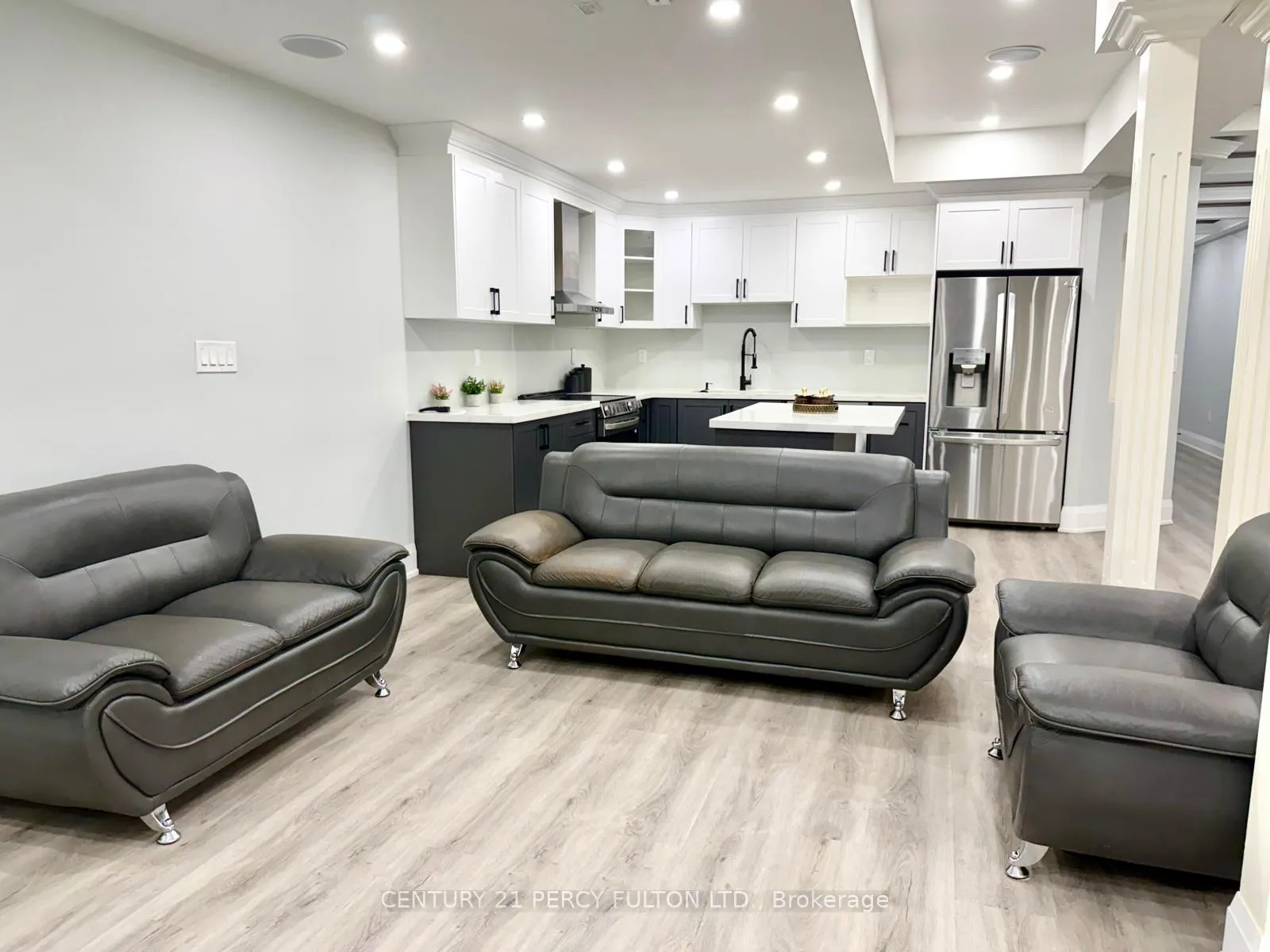 Photo 4 of Unit Bsmt, 12 Chesney Crescent, Vaughan, Kleinburg — HOMEH