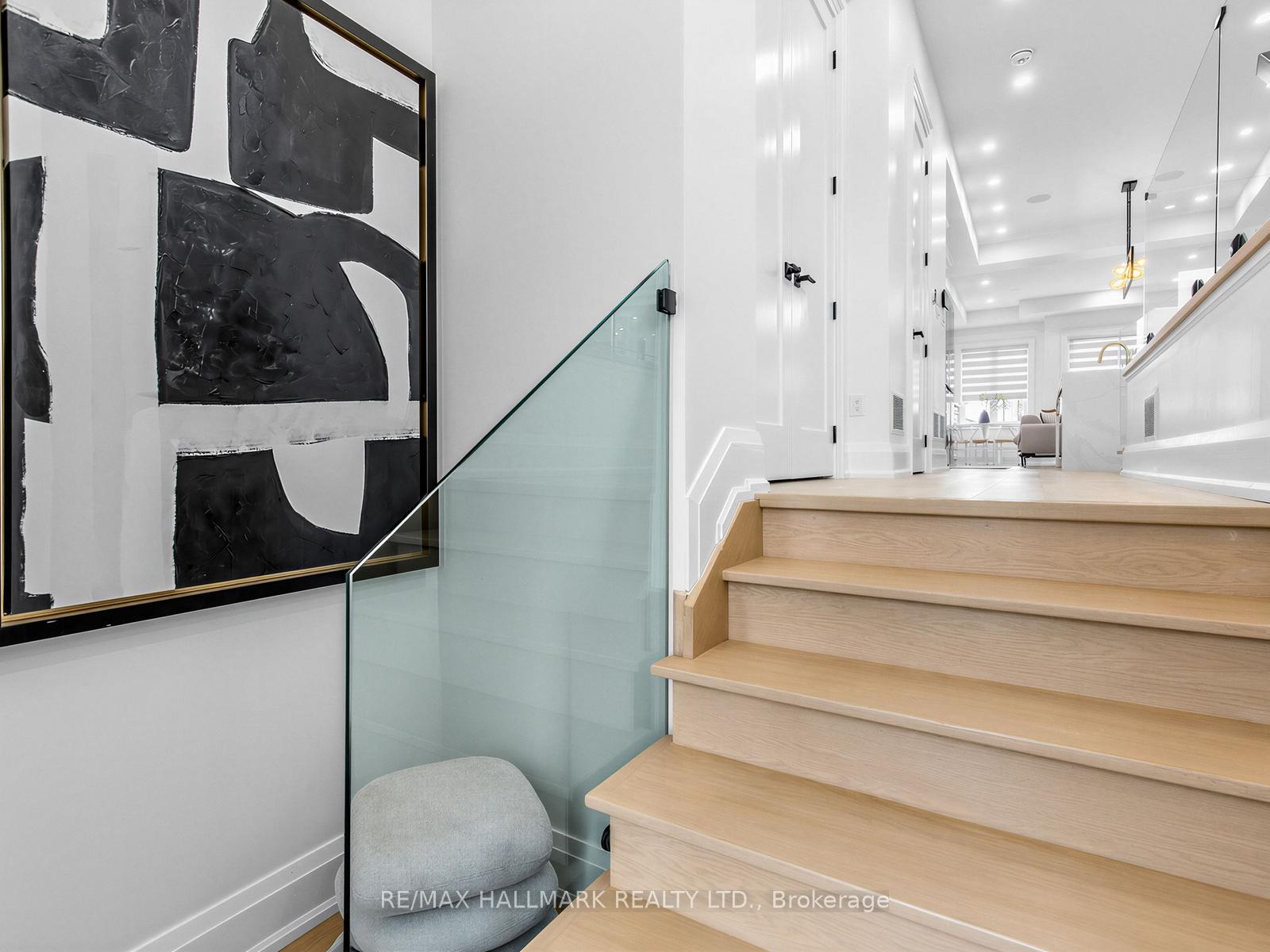 Photo 5 of 34 Roosevelt Road, Toronto, Danforth Village-East York — HOMEH