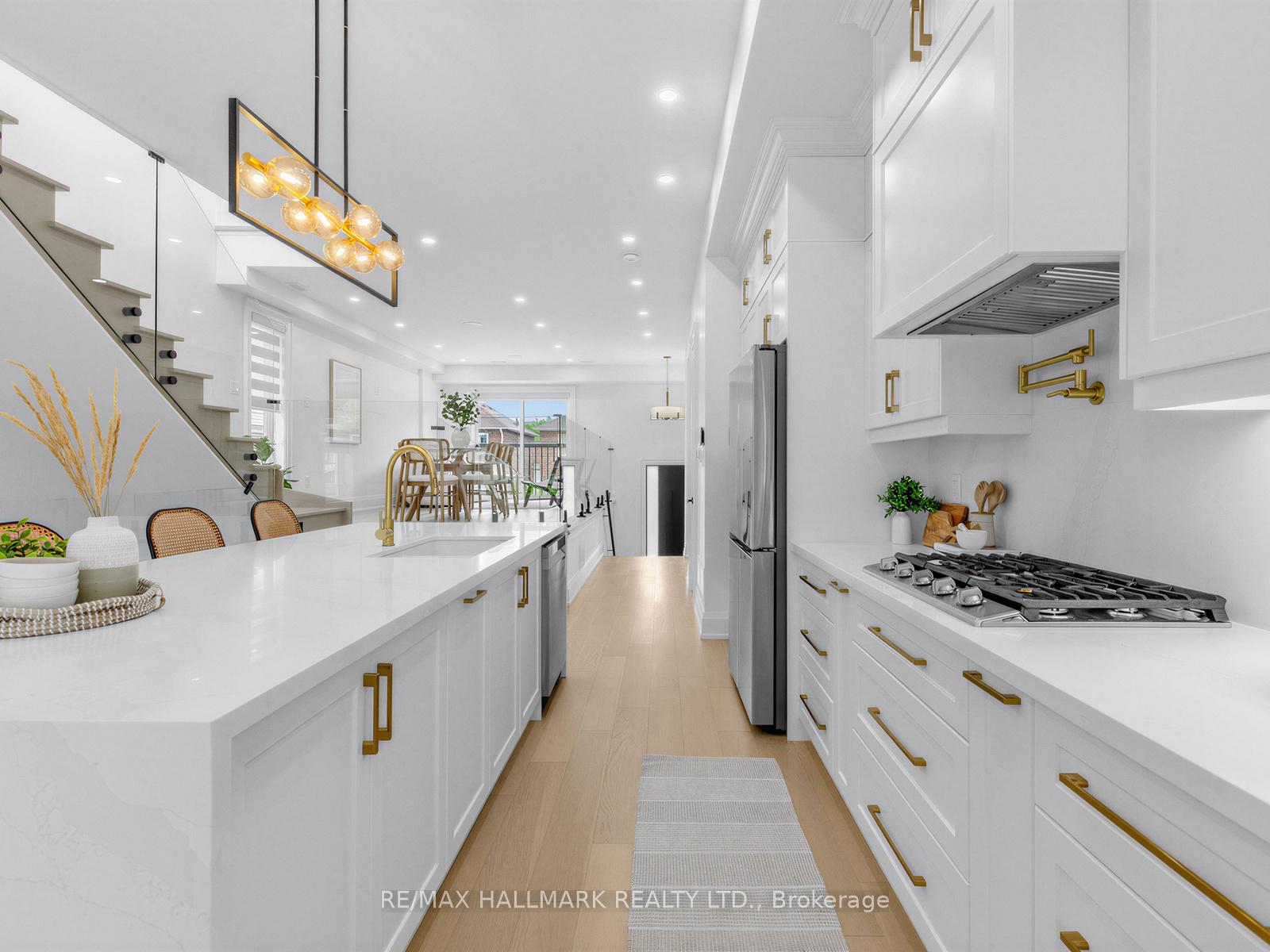 Photo 15 of 34 Roosevelt Road, Toronto, Danforth Village-East York — HOMEH