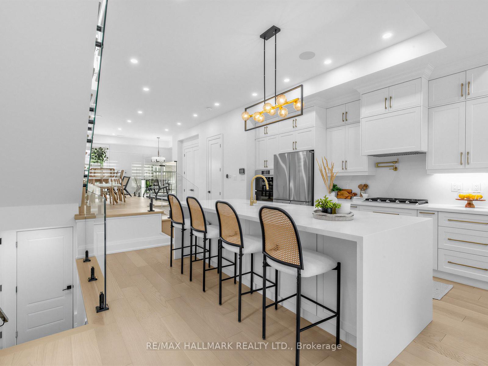 Photo 17 of 34 Roosevelt Road, Toronto, Danforth Village-East York — HOMEH