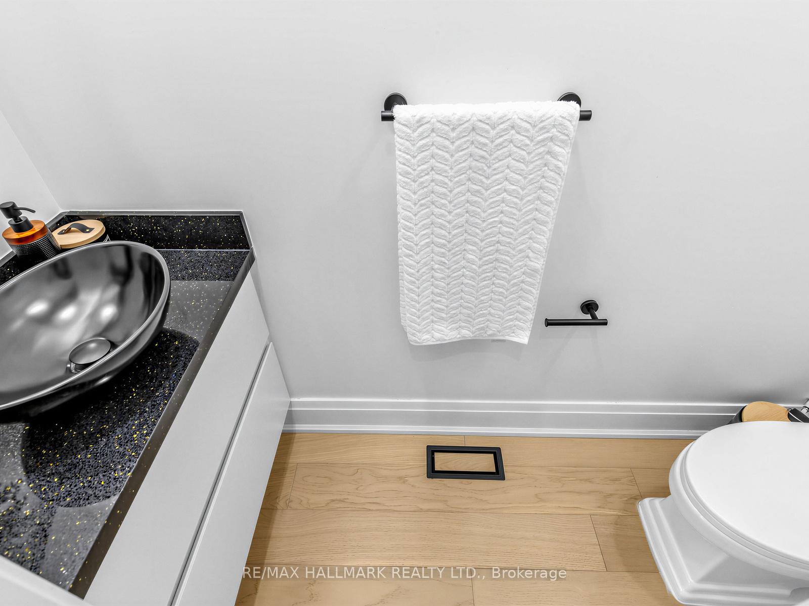 Photo 24 of 34 Roosevelt Road, Toronto, Danforth Village-East York — HOMEH