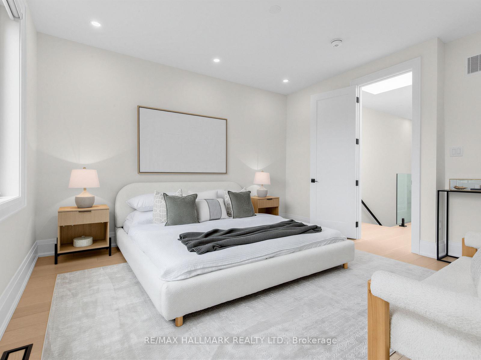 Photo 27 of 34 Roosevelt Road, Toronto, Danforth Village-East York — HOMEH