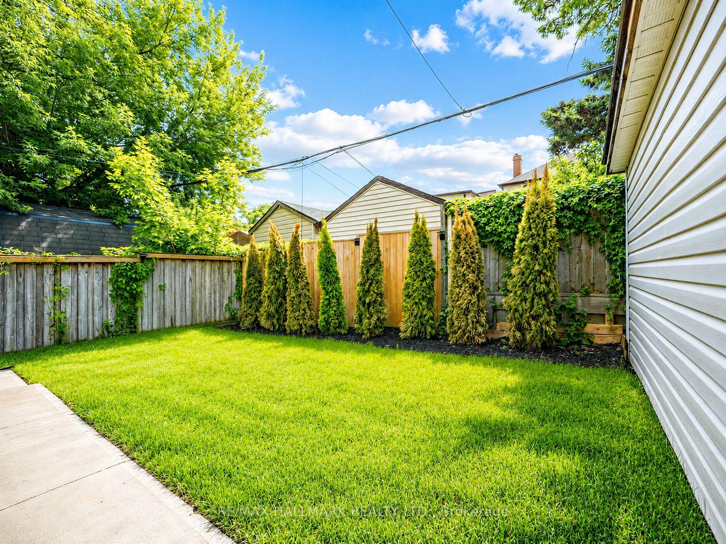 Photo 47 of 34 Roosevelt Road, Toronto, Danforth Village-East York — HOMEH