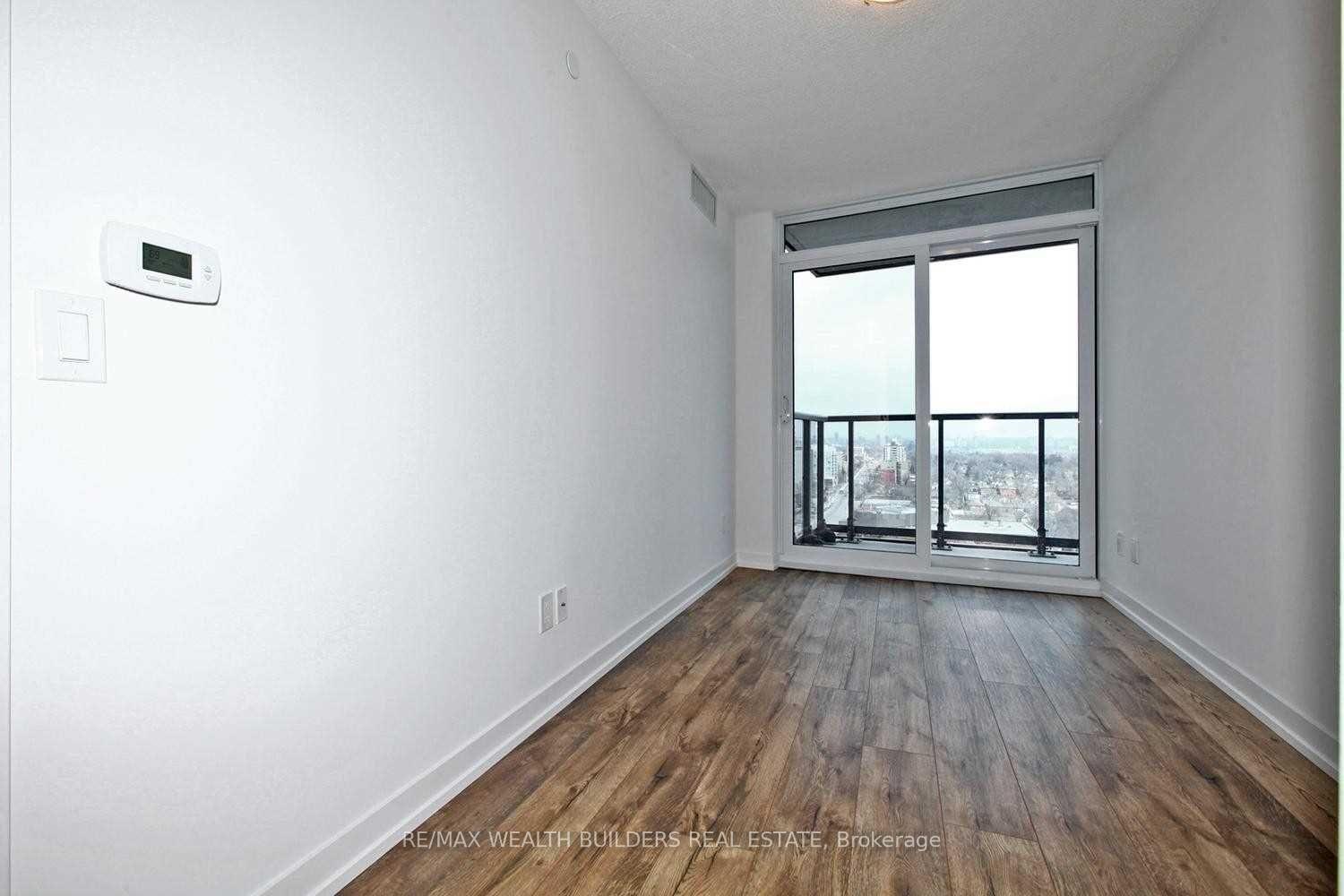 Photo 3 of Unit 1513, 125 Redpath Avenue, Toronto, Mount Pleasant West — HOMEH