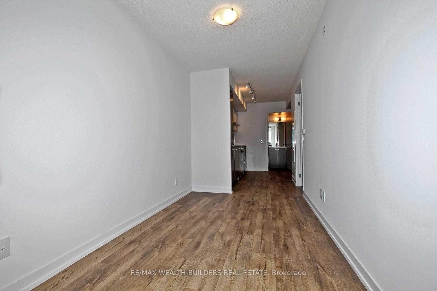 Photo 5 of Unit 1513, 125 Redpath Avenue, Toronto, Mount Pleasant West — HOMEH