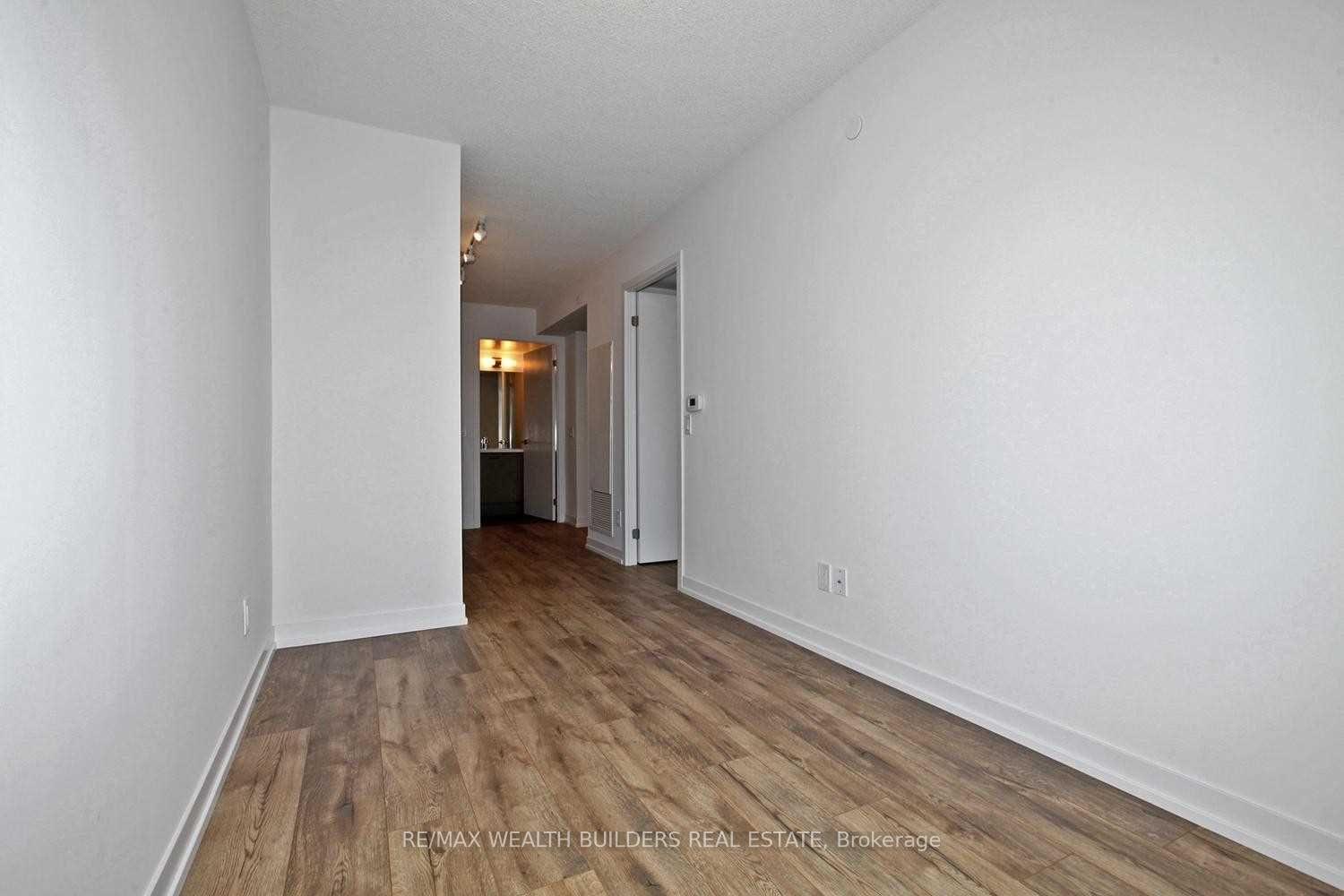 Photo 7 of Unit 1513, 125 Redpath Avenue, Toronto, Mount Pleasant West — HOMEH