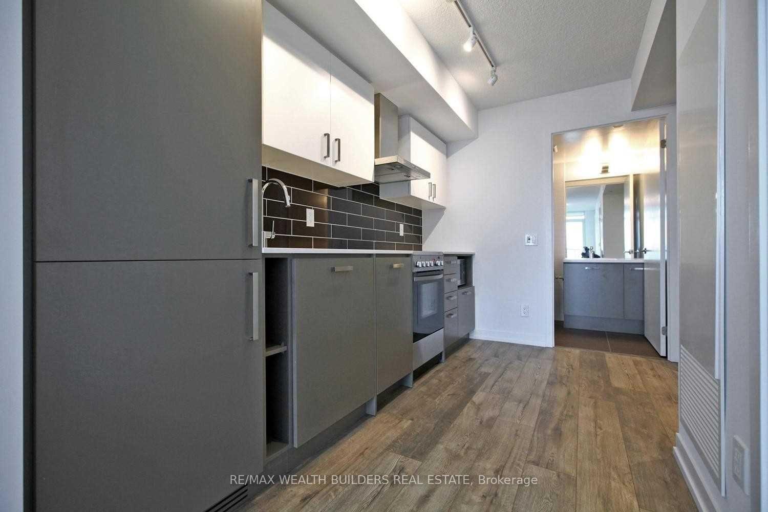 Photo 8 of Unit 1513, 125 Redpath Avenue, Toronto, Mount Pleasant West — HOMEH