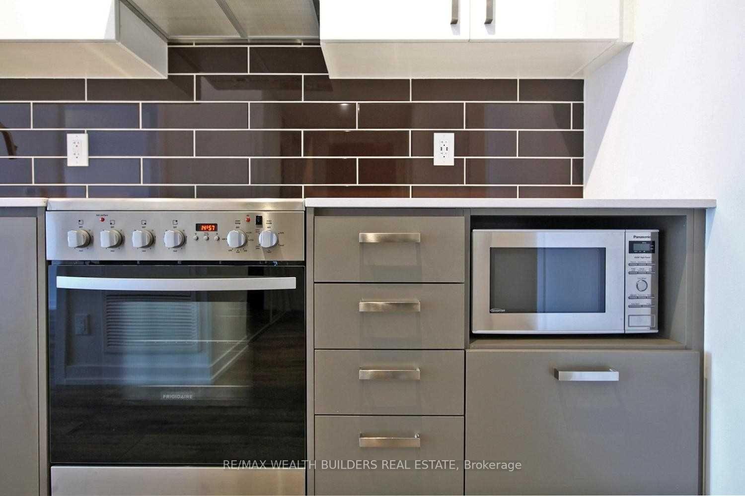 Photo 12 of Unit 1513, 125 Redpath Avenue, Toronto, Mount Pleasant West — HOMEH