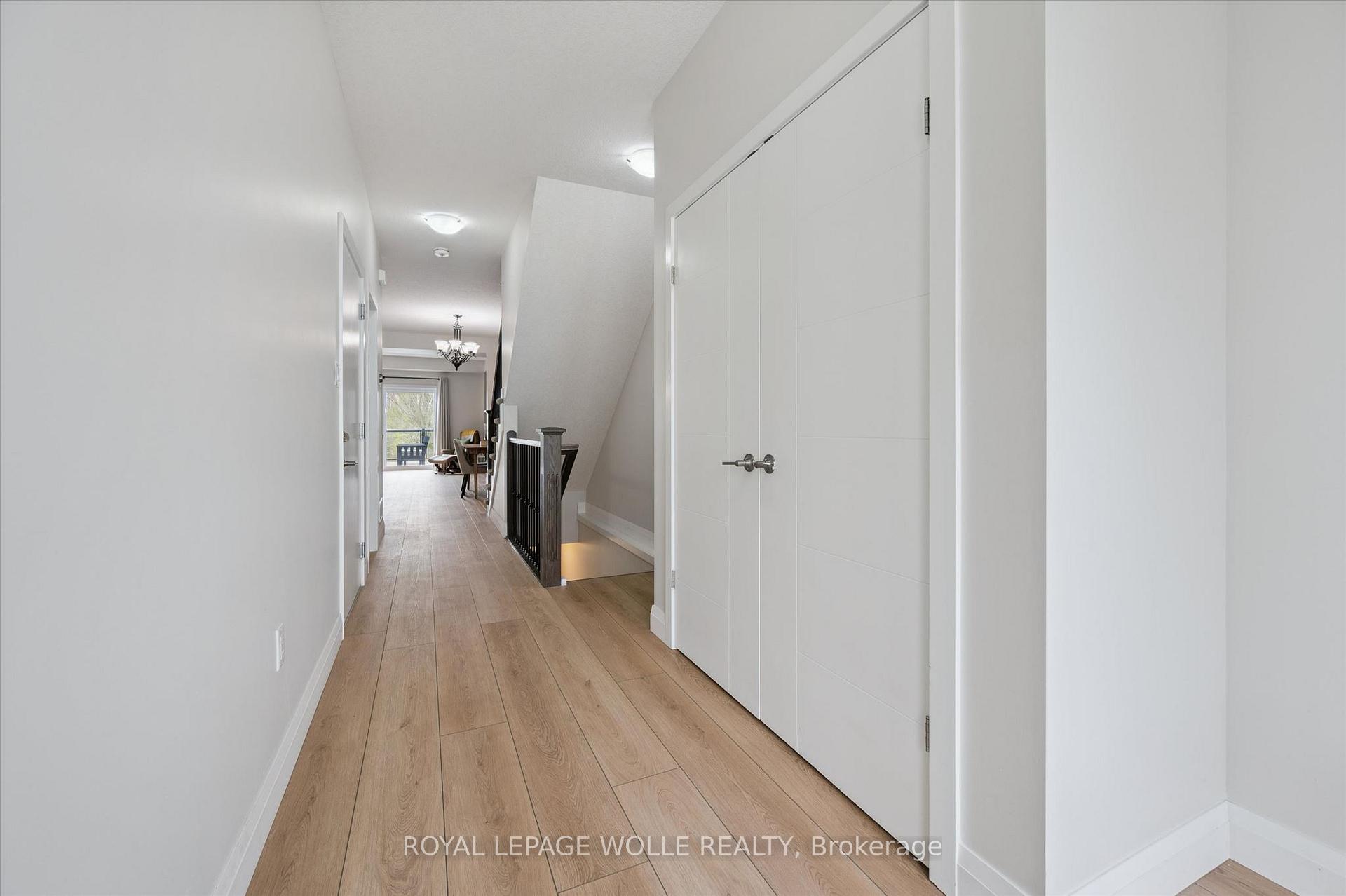 Photo 5 of 873 Robert Ferrie Drive, Kitchener, Doon South — HOMEH