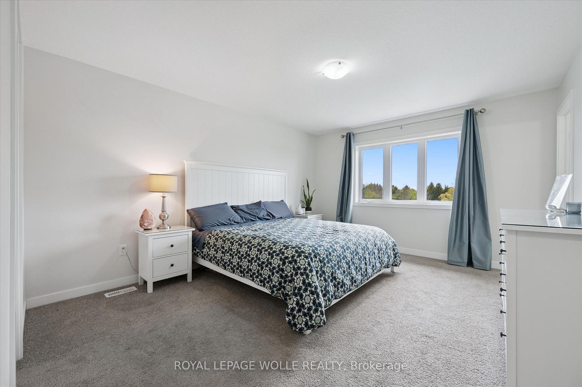 Photo 23 of 873 Robert Ferrie Drive, Kitchener, Doon South — HOMEH
