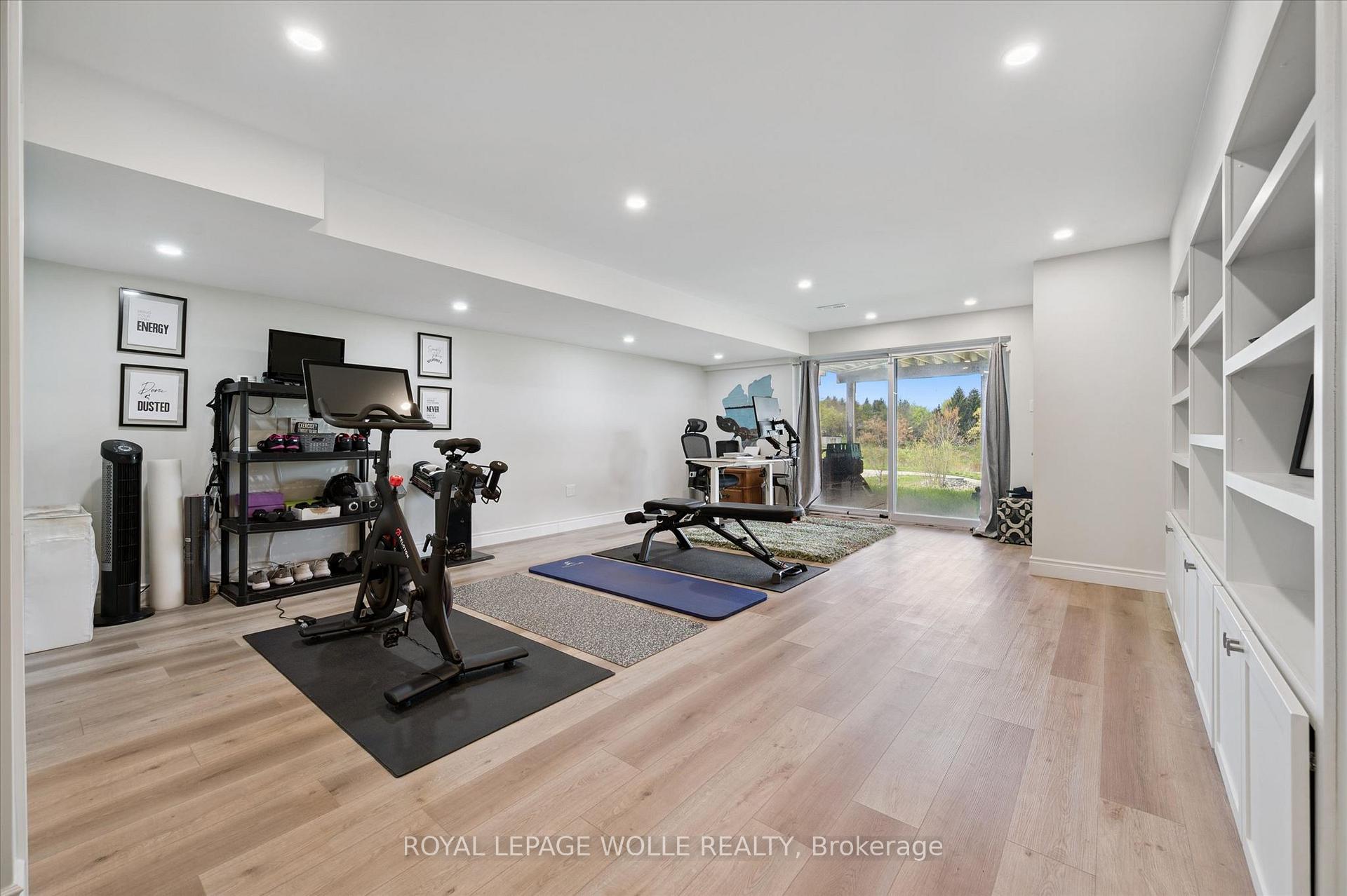Photo 32 of 873 Robert Ferrie Drive, Kitchener, Doon South — HOMEH