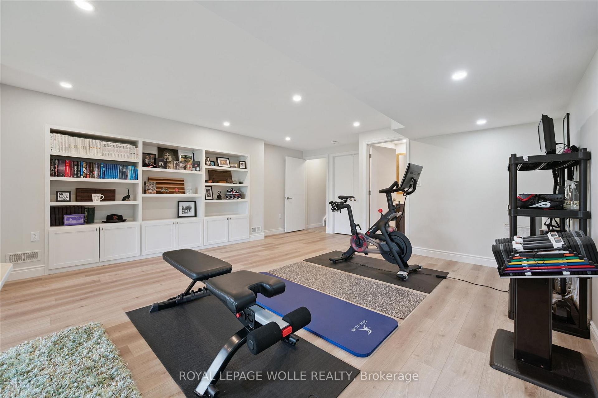 Photo 33 of 873 Robert Ferrie Drive, Kitchener, Doon South — HOMEH
