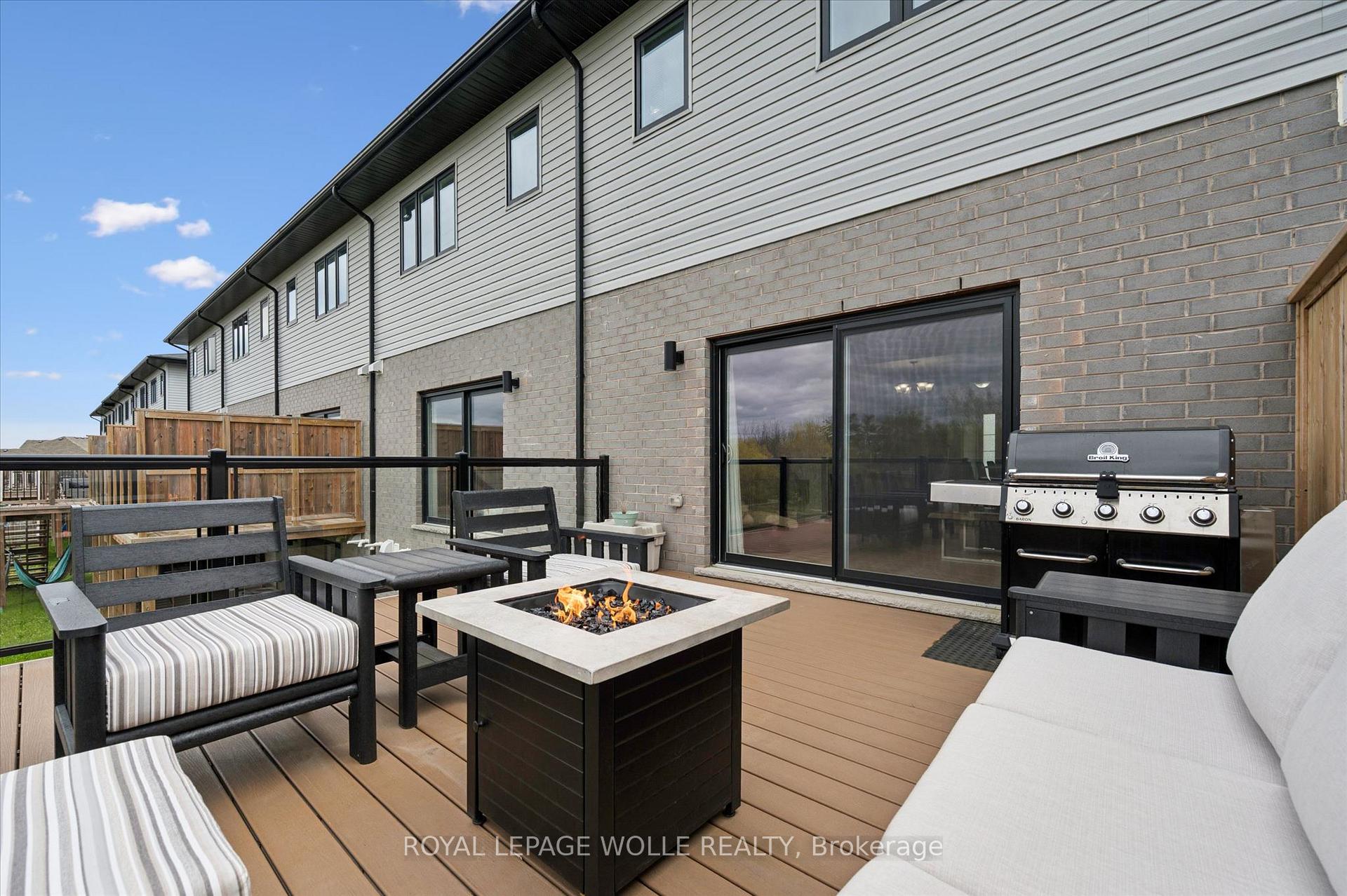 Photo 35 of 873 Robert Ferrie Drive, Kitchener, Doon South — HOMEH