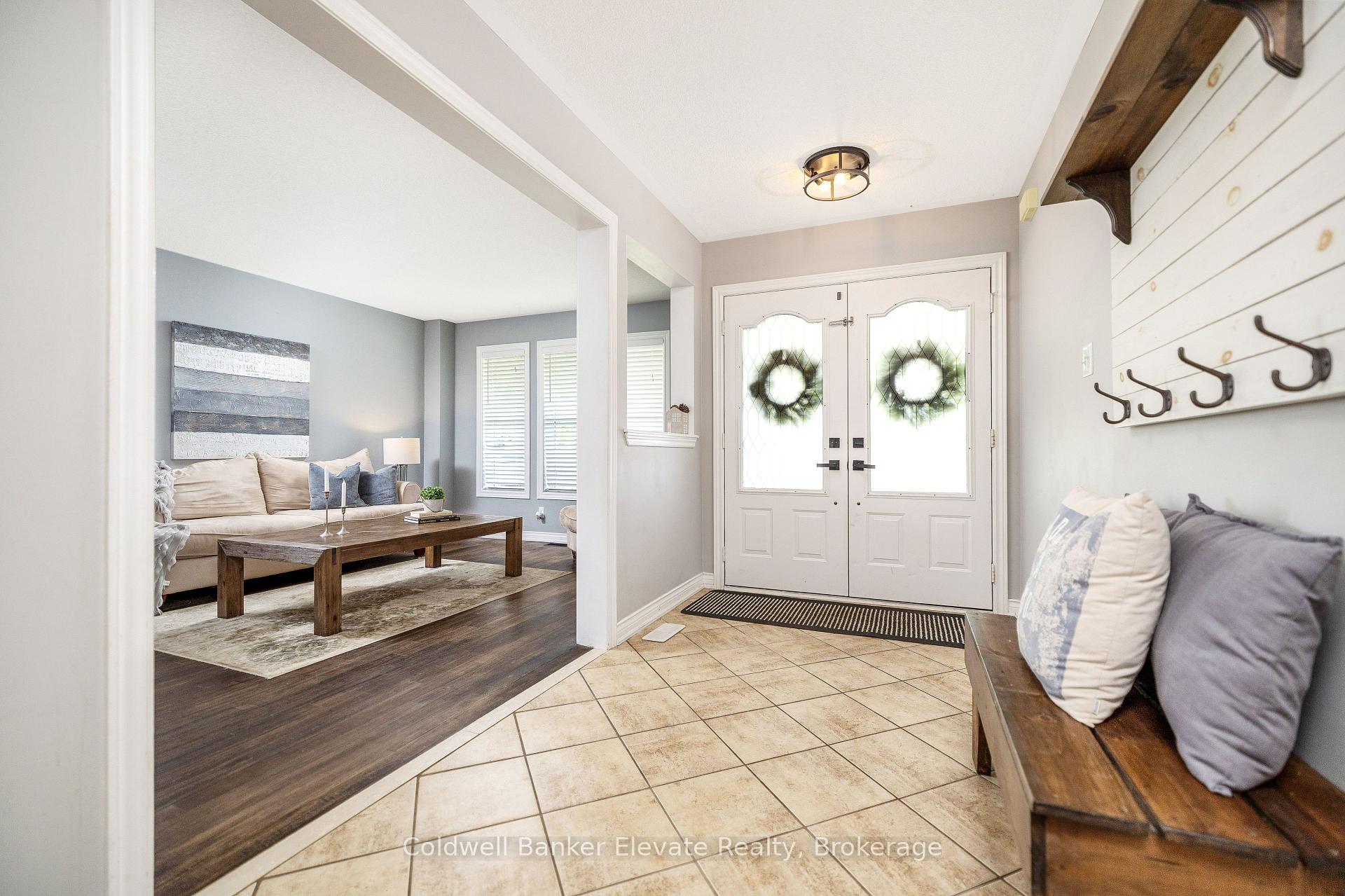 Photo 8 of 28 Brown's Crescent, Halton Hills, Acton — HOMEH