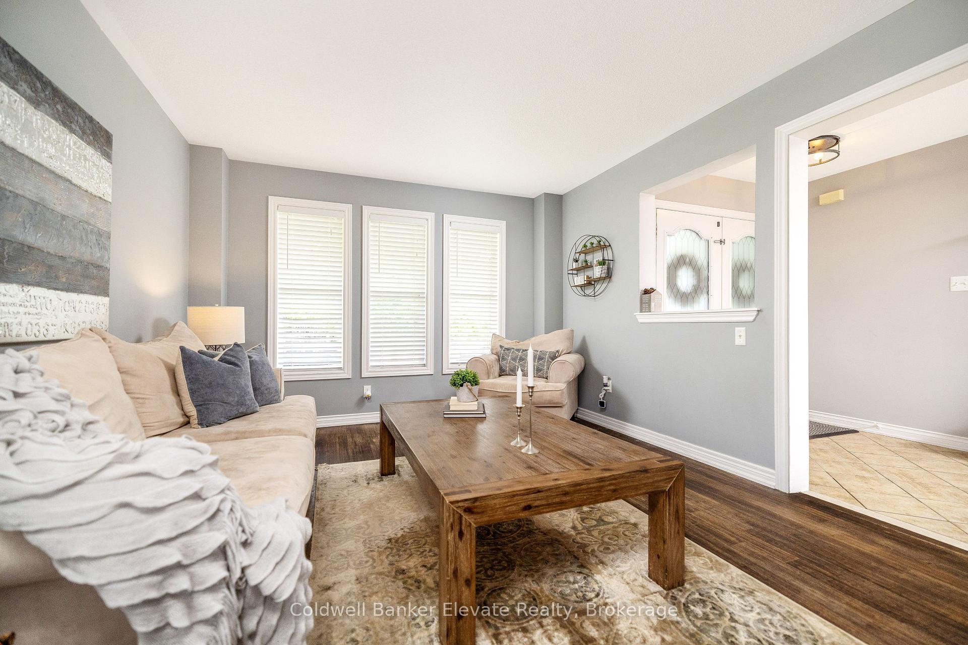 Photo 10 of 28 Brown's Crescent, Halton Hills, Acton — HOMEH