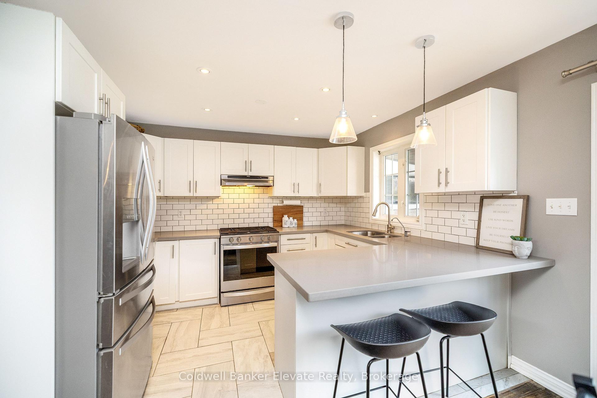 Photo 17 of 28 Brown's Crescent, Halton Hills, Acton — HOMEH