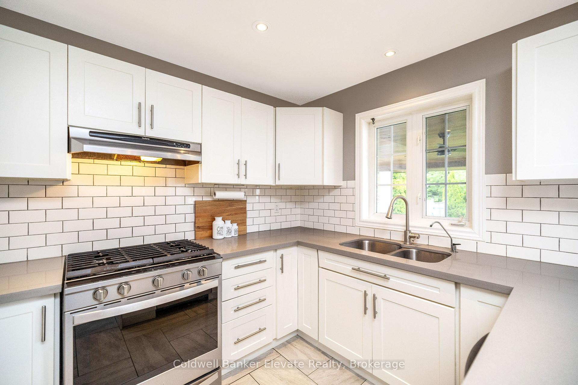 Photo 18 of 28 Brown's Crescent, Halton Hills, Acton — HOMEH