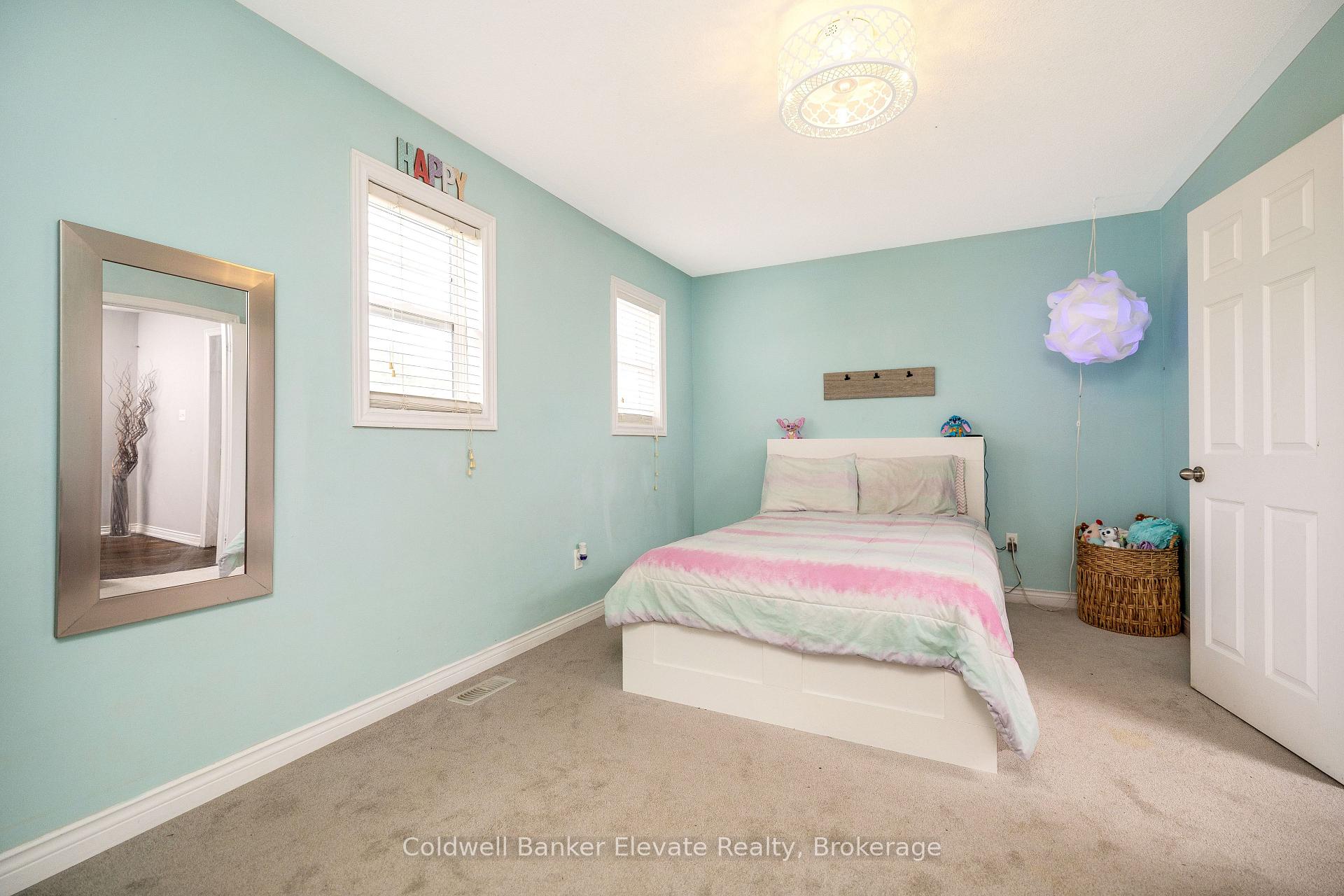 Photo 29 of 28 Brown's Crescent, Halton Hills, Acton — HOMEH