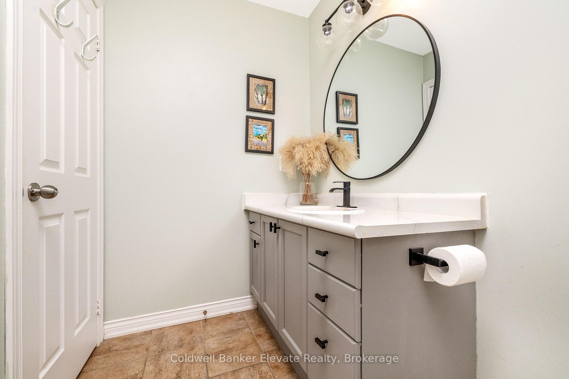 Photo 31 of 28 Brown's Crescent, Halton Hills, Acton — HOMEH