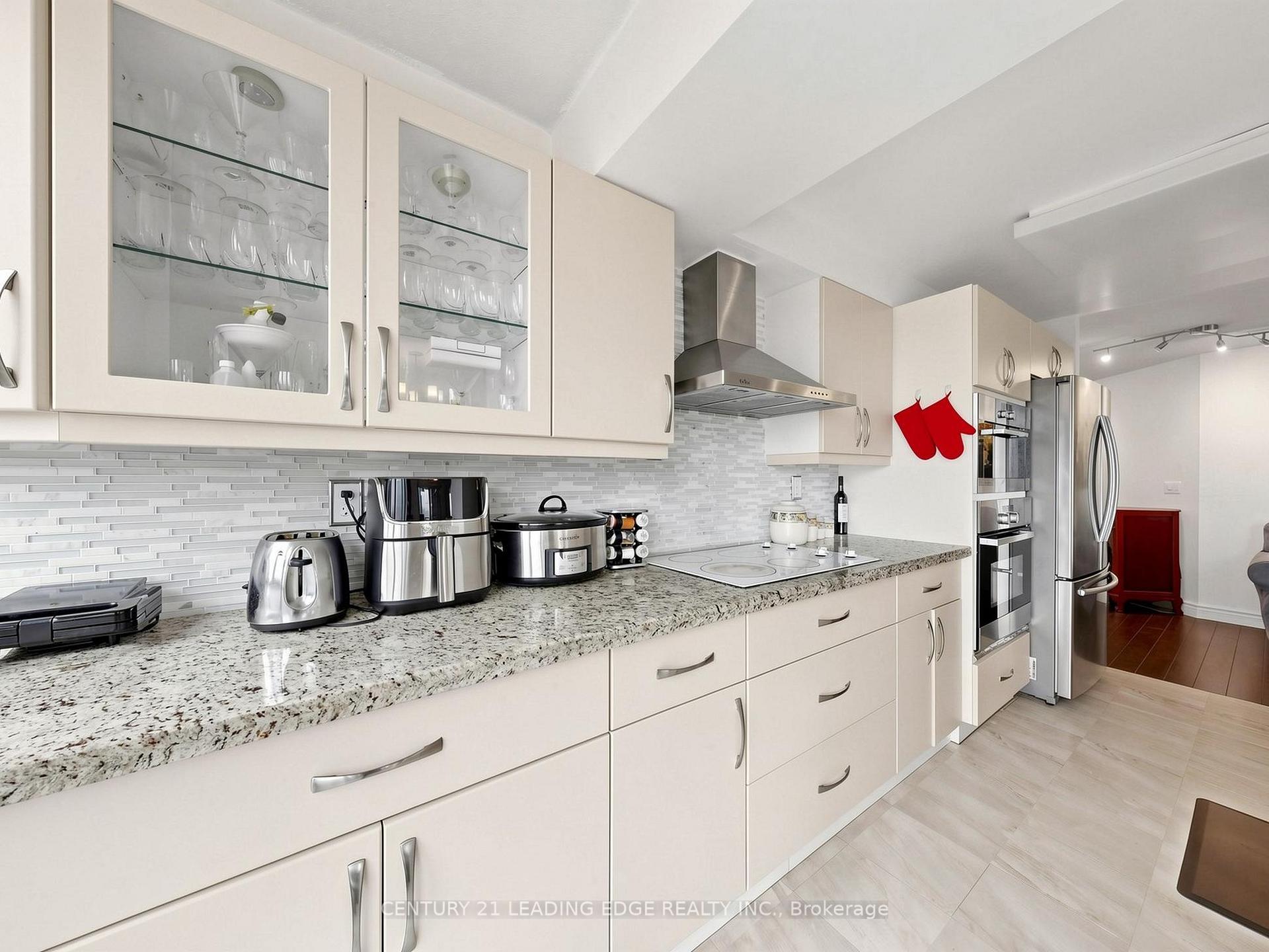 Photo 3 of Unit 204, 3231 Eglinton Avenue E, Scarborough, Scarborough Village — HOMEH