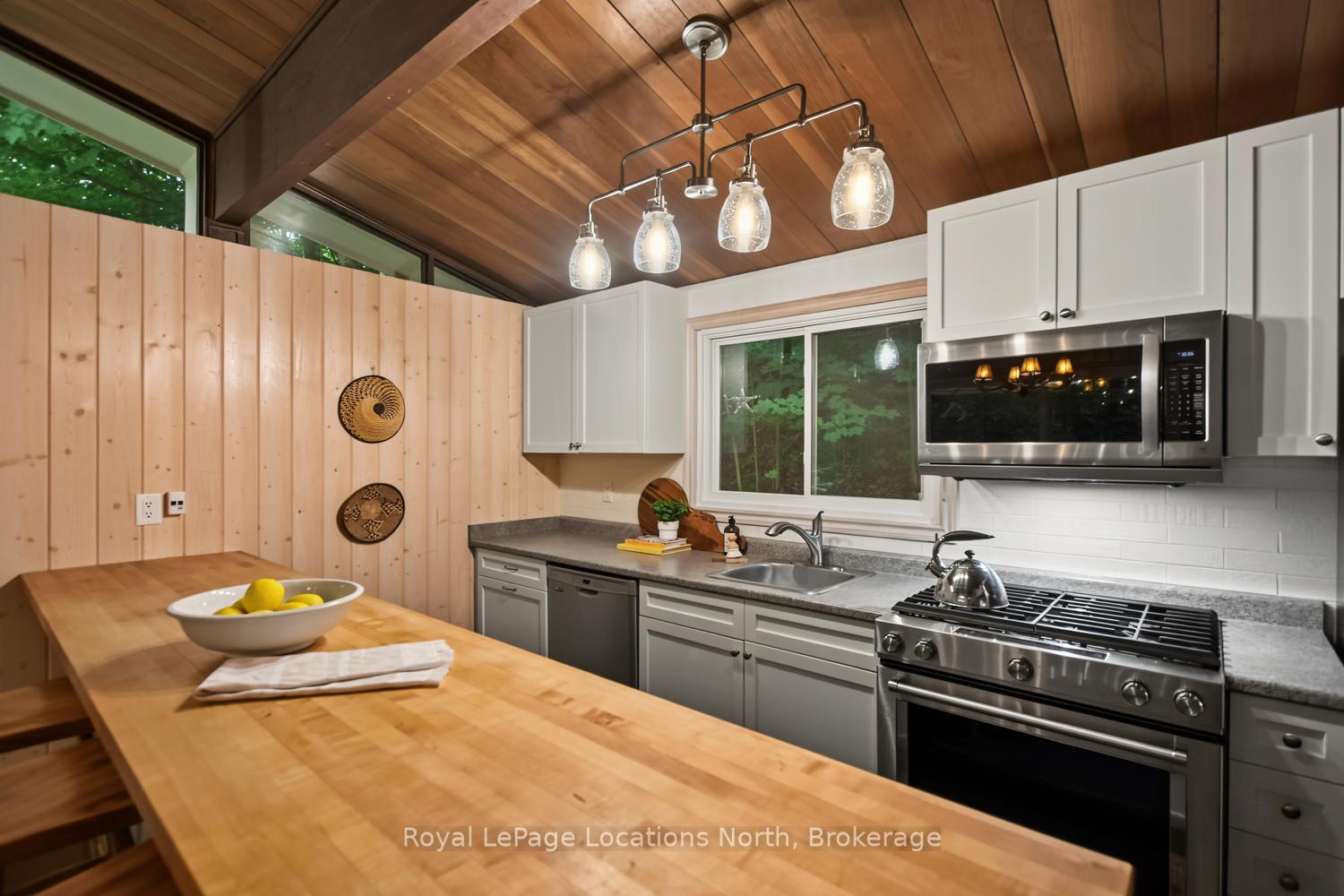 Photo 25 of 143 St Moritz Crescent, Blue Mountains — HOMEH